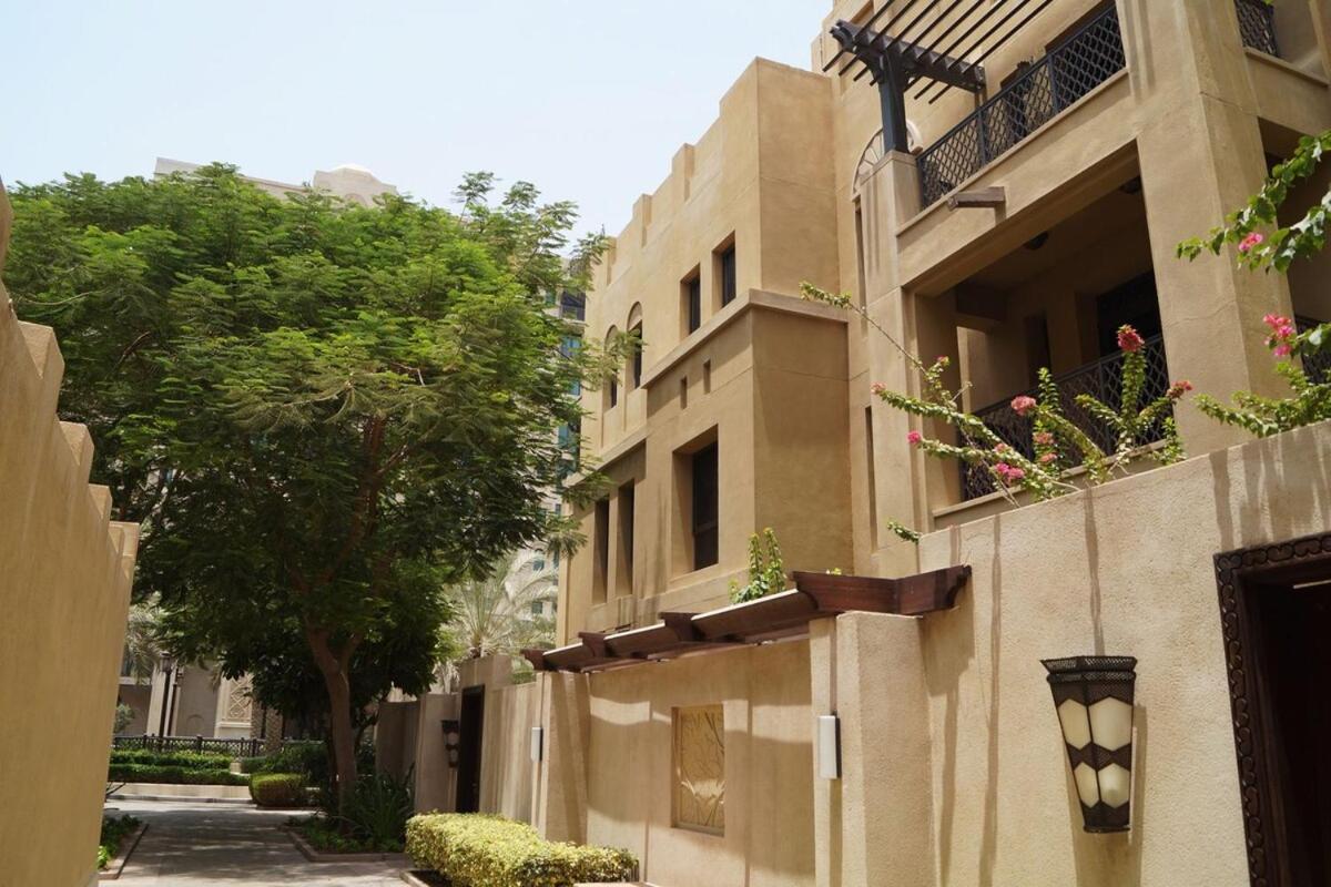 Luxury 2br In Downtown Burj Khalifa View Walk To Mall By Aya Boutique Appartement