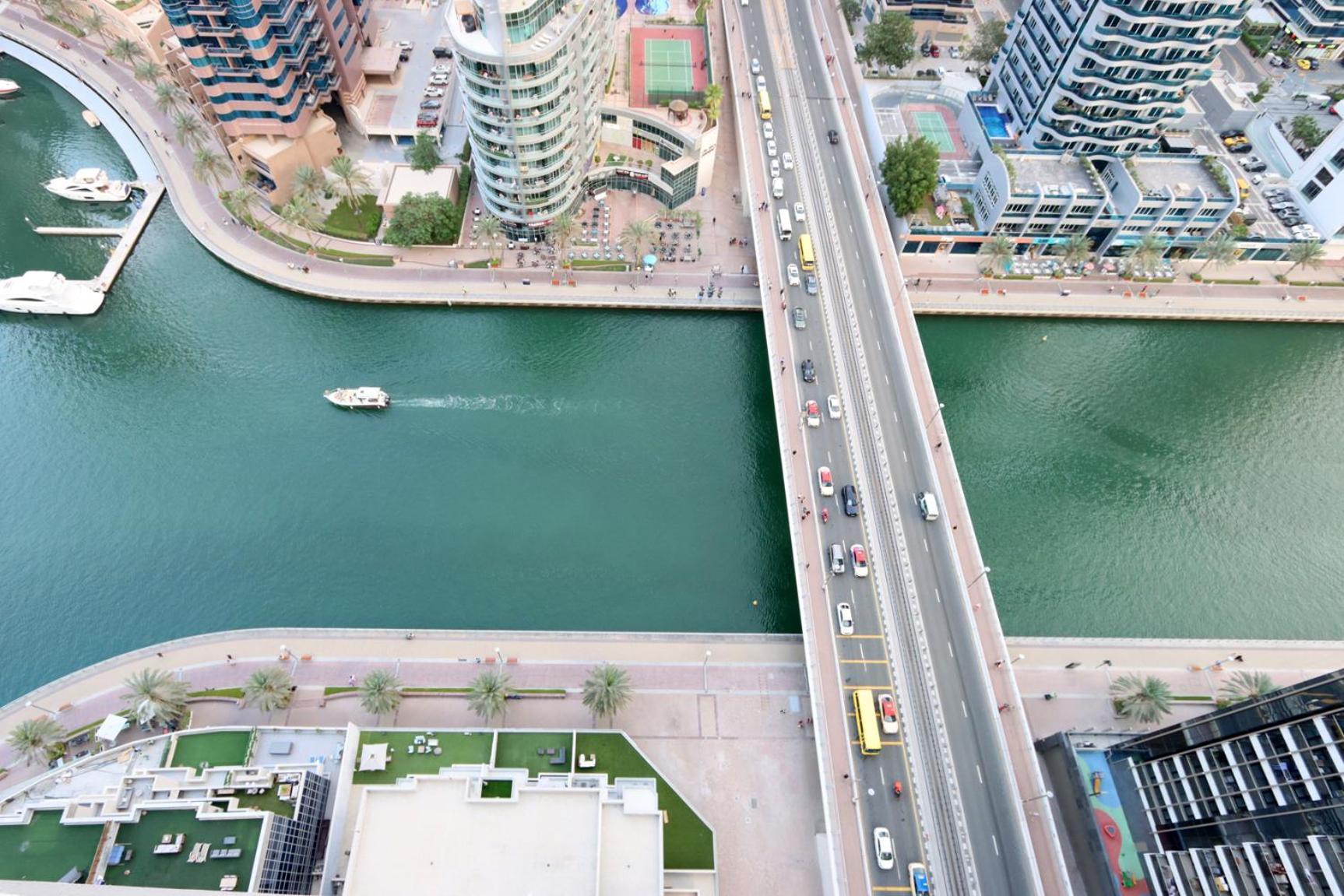 Livbnb-3b With Marina Views, Near & Marina Mall Dubai