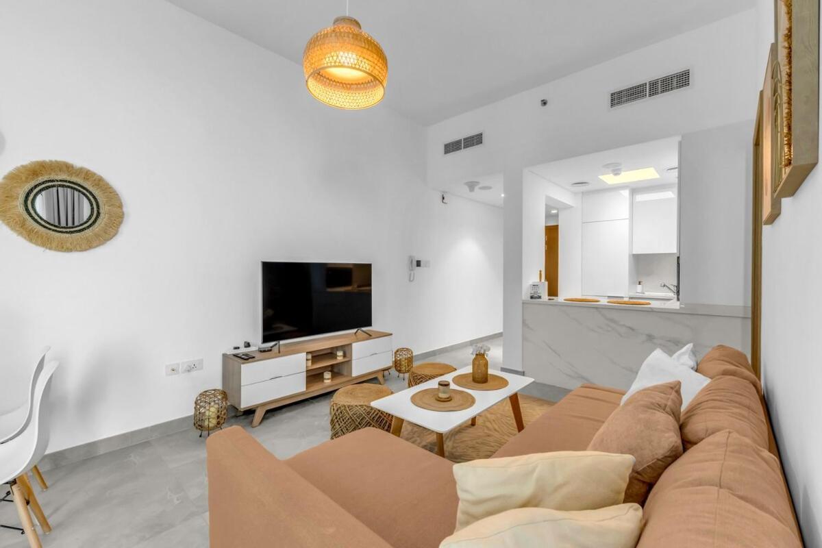 Waves - Rustic Chic 1 Bedroom Retreat In Vibrant Jvc Appartement Dubaï