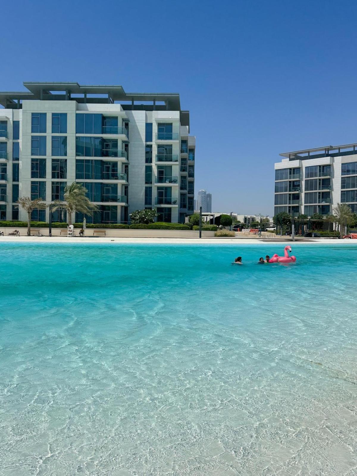 Stunning 2br Lagoon View & Private * Dubai