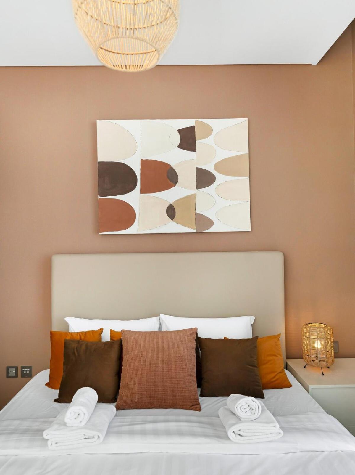 Stunning 2br Lagoon View & Private *