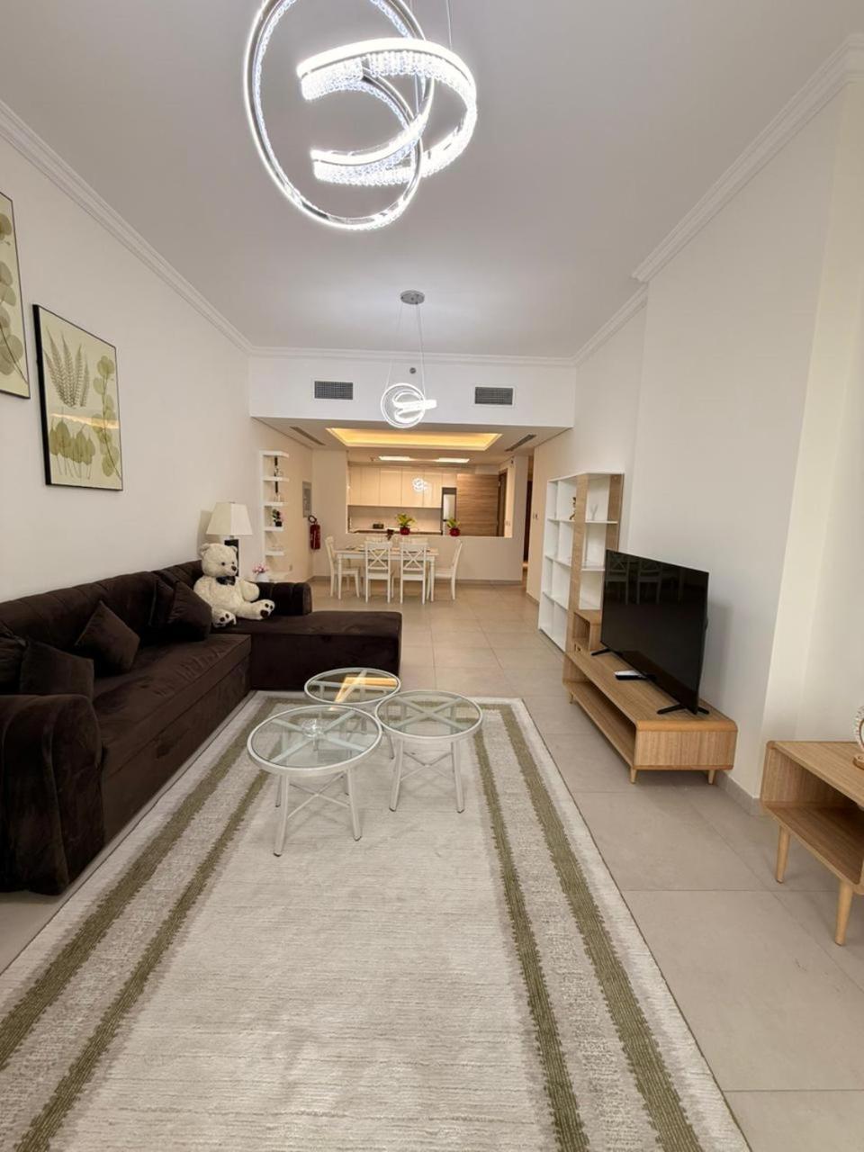 Spacious 2bedroom *