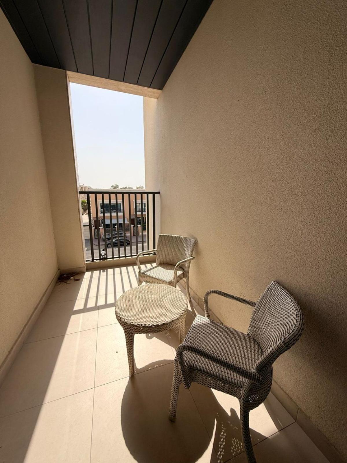 Spacious 2bedroom *