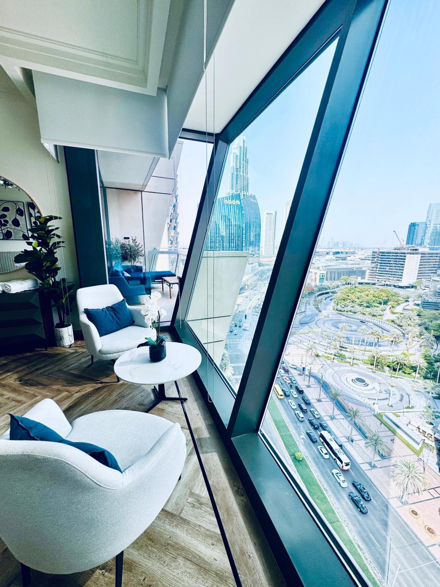 Burj Vista Luxury 2br ,full Burj Khalifa View ,direct Mall & Metro Access Appartement *