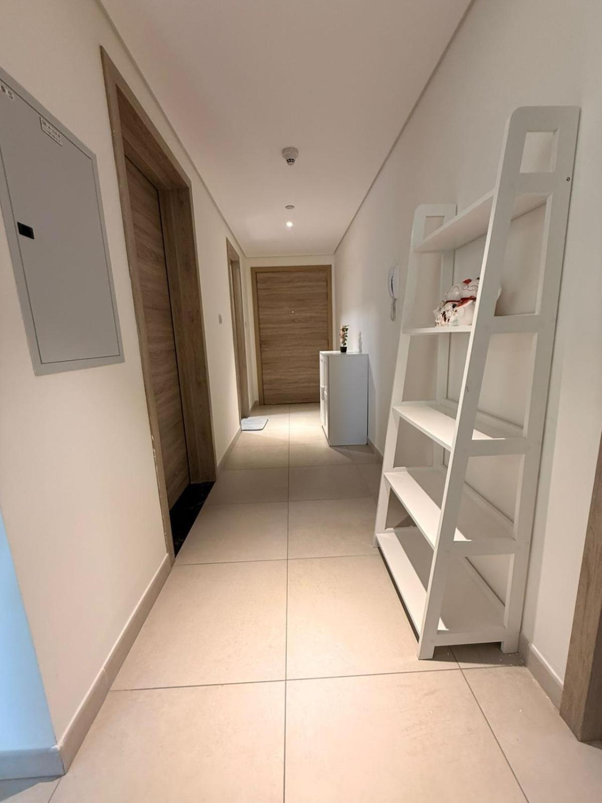Spacious 2bedroom *