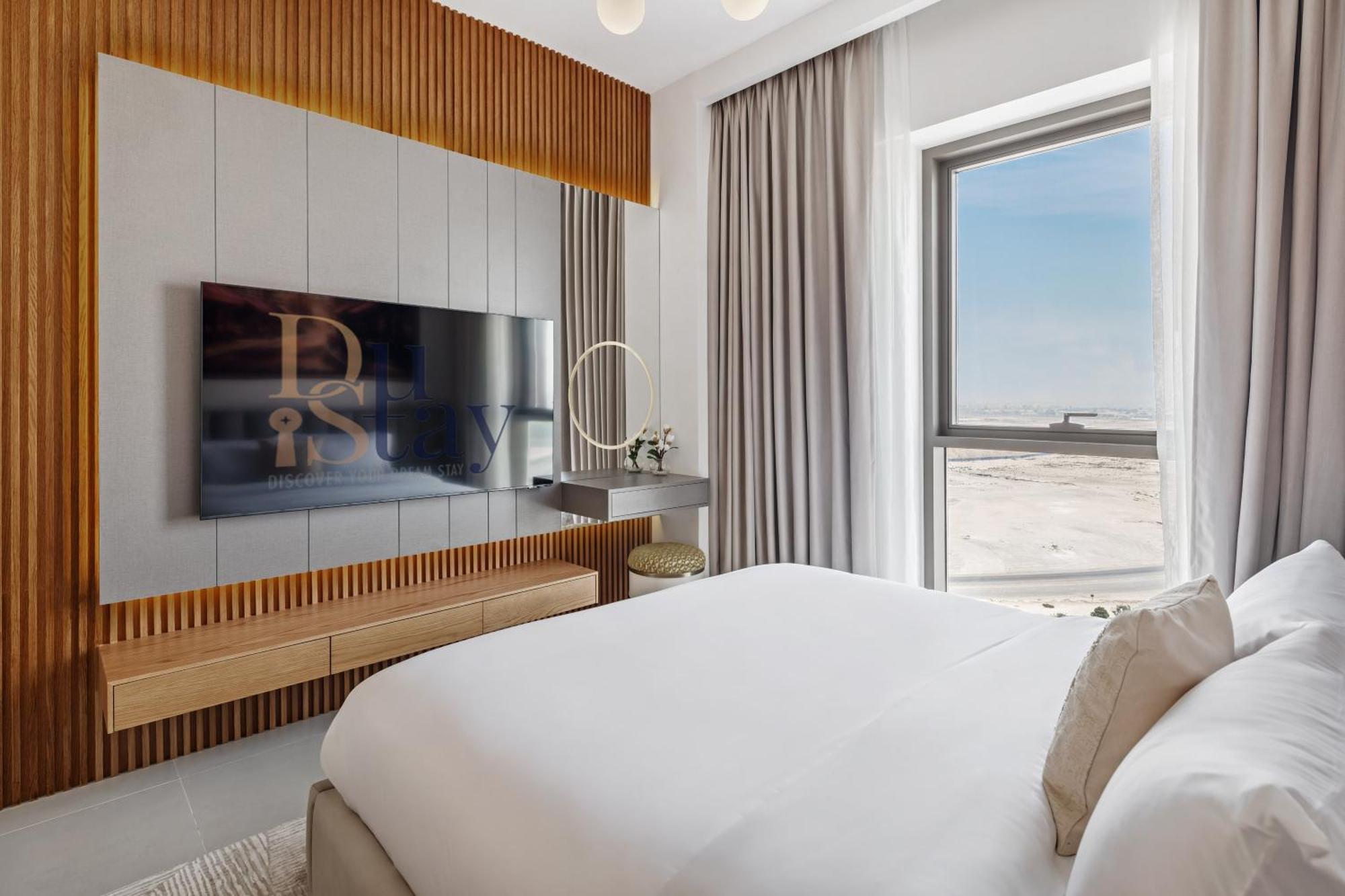 Skyline Vista 3-bedroom Haven With Lagoon Retreat Dubaï