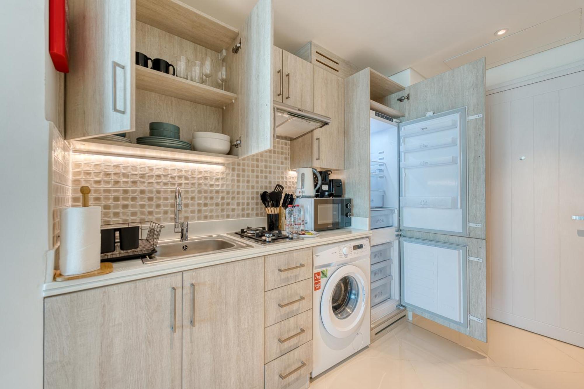 Apartment Beachfront Right By Nakheel Mall