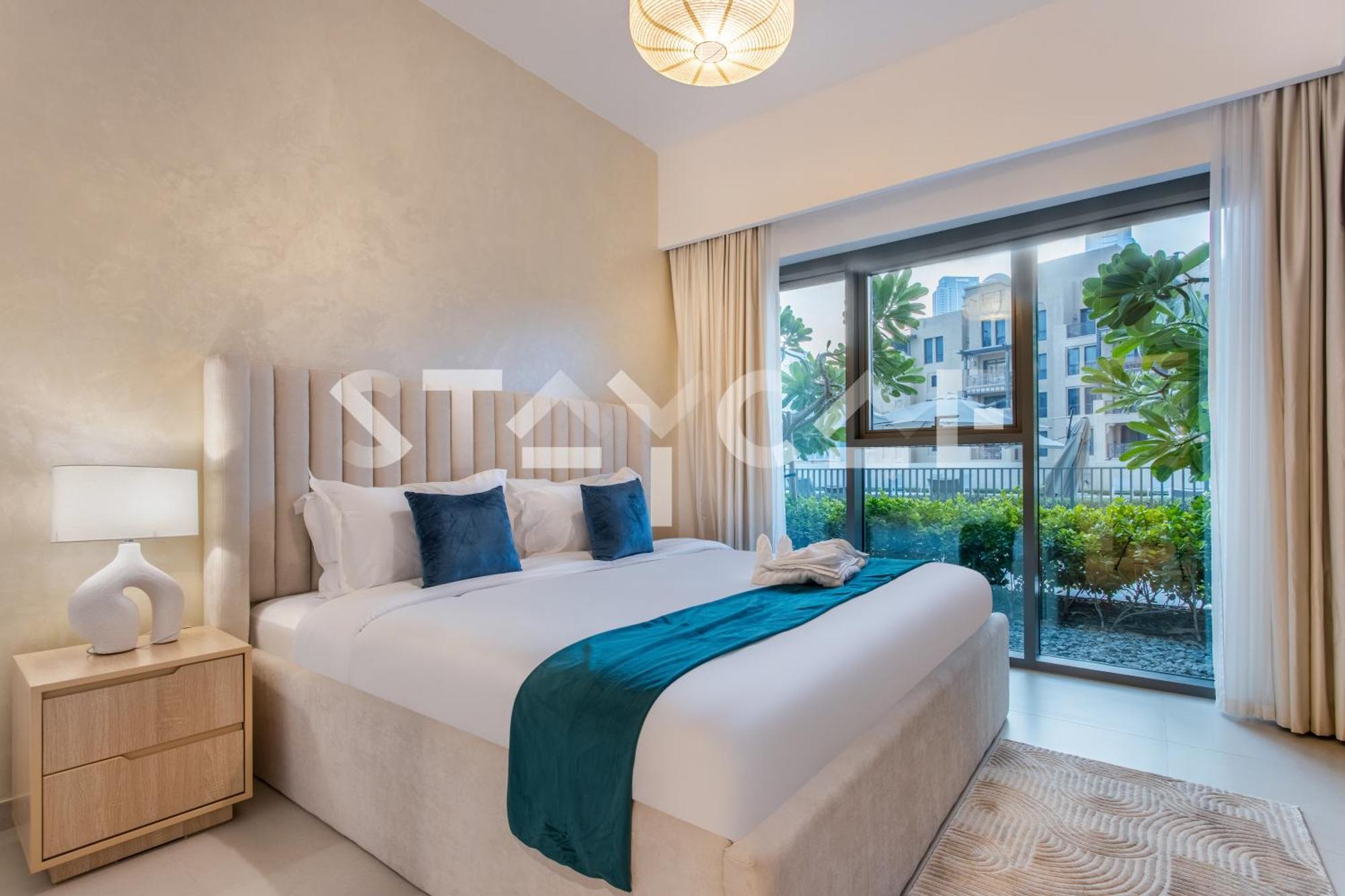 Staycae- Burj Royale 03 Bedroom Appartement *
