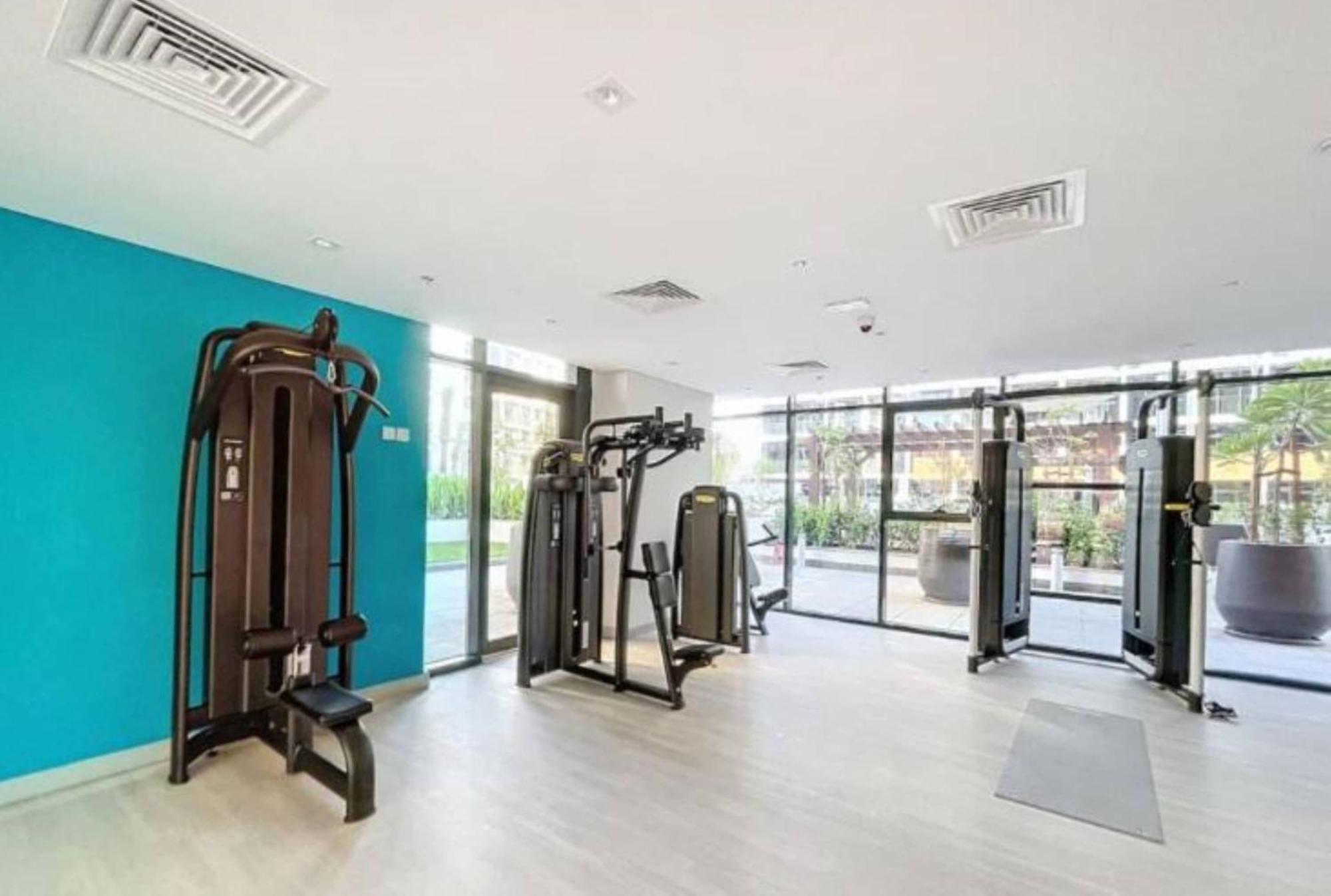 Apartemen Luxurious 1br Living In Azizi Riviera 39