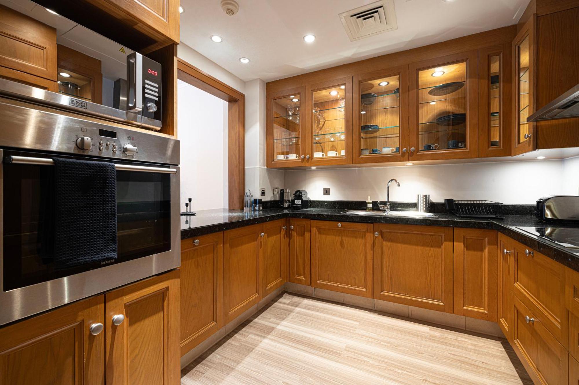 Luxury 2br In Downtown Burj Khalifa View Walk To Mall By Aya Boutique Appartement *