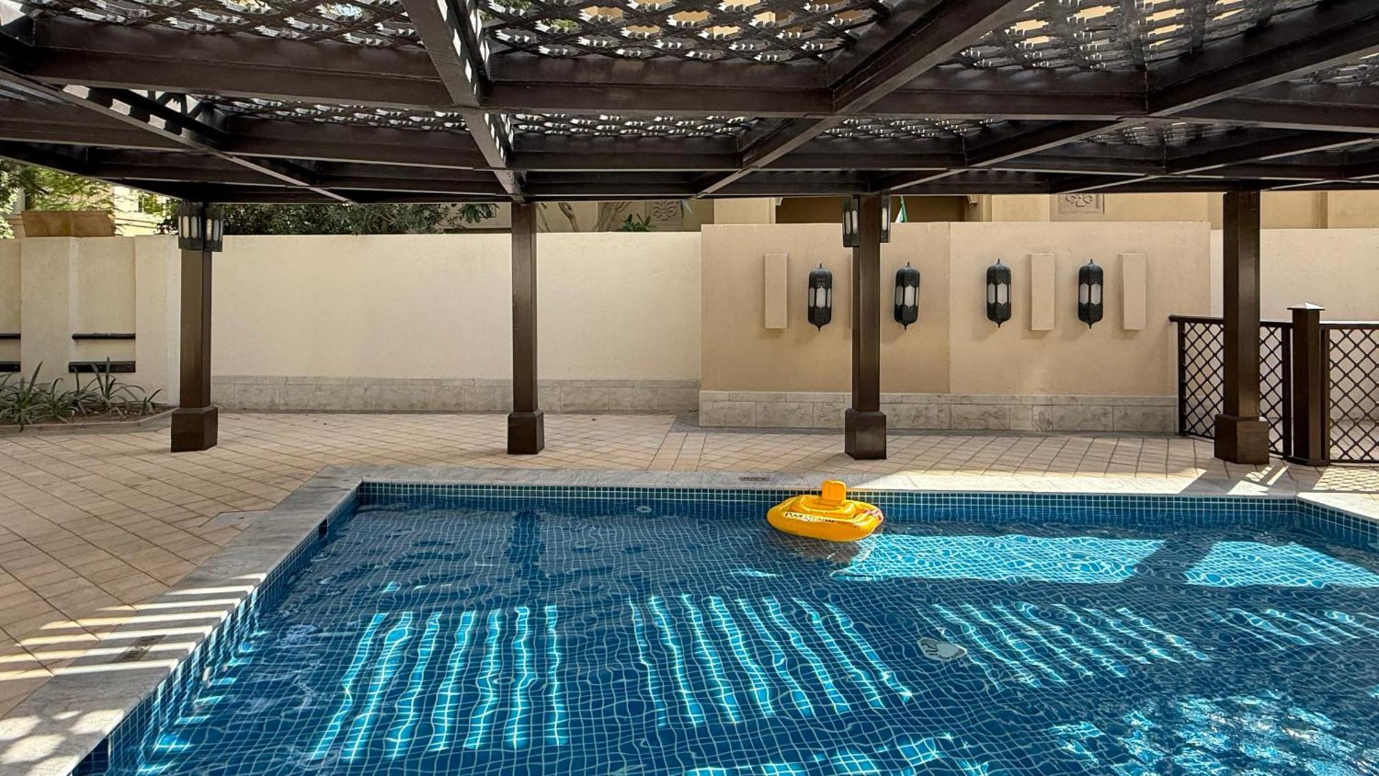 Luxury 2br In Downtown Burj Khalifa View Walk To Mall By Aya Boutique Appartement