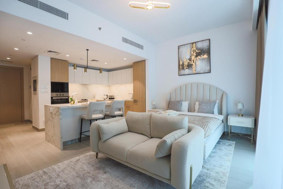 Stylish At Berkeley Place By Ellington *