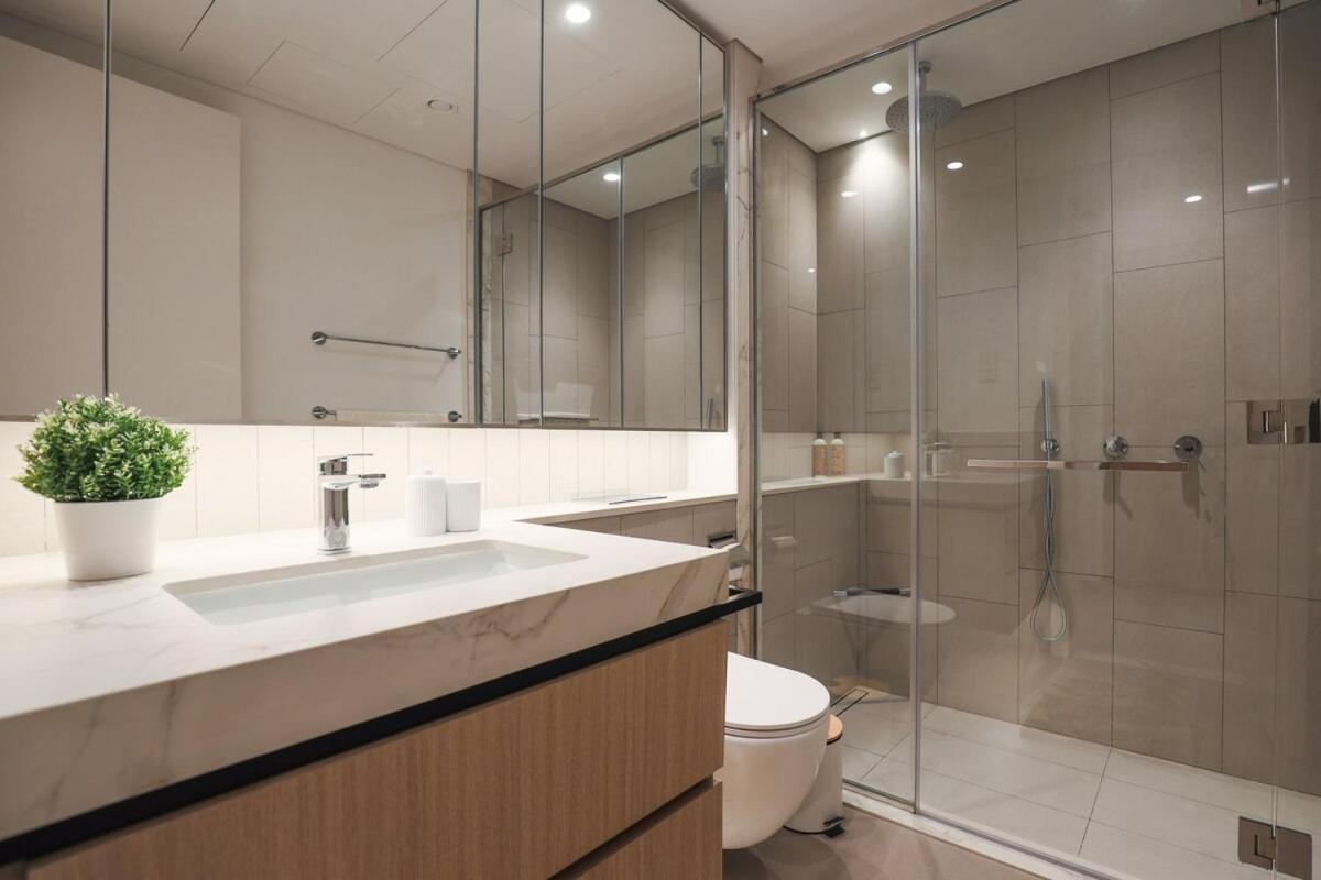 Apartment Stylish At Berkeley Place By Ellington *