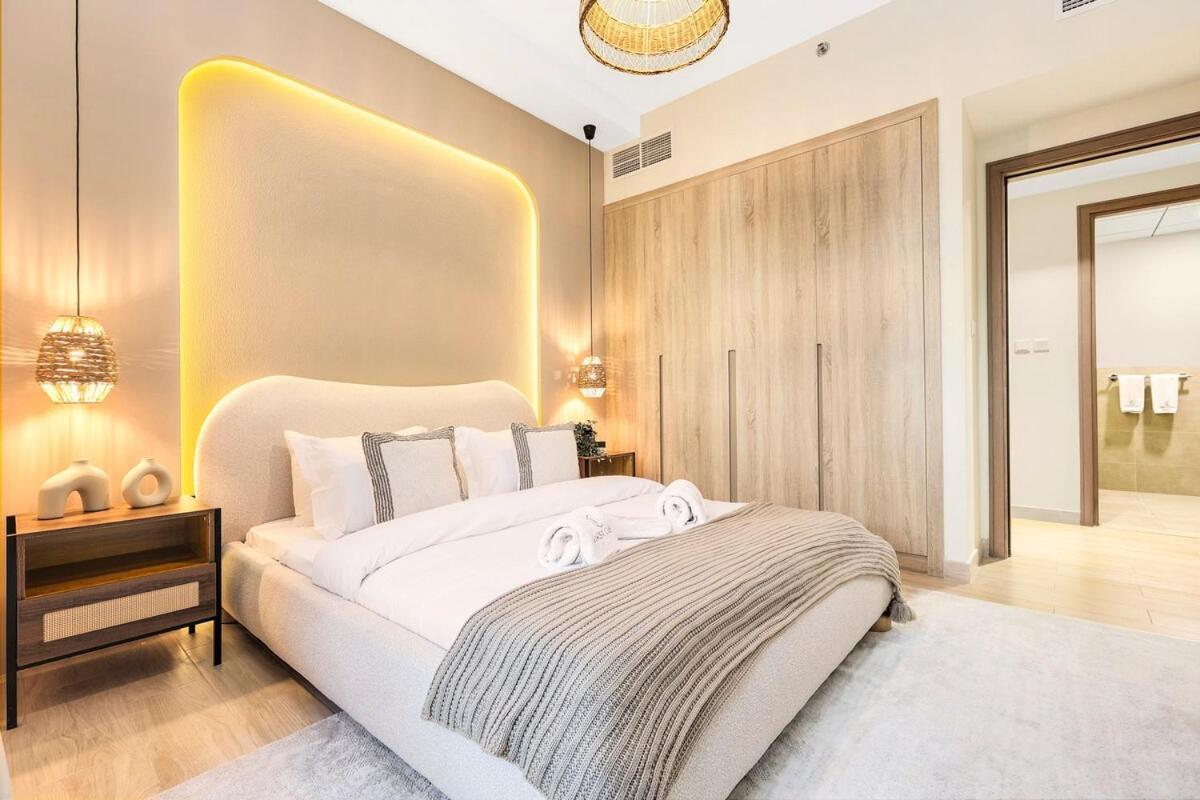 First Class 2br Sleek Urban Oasis Dubaï