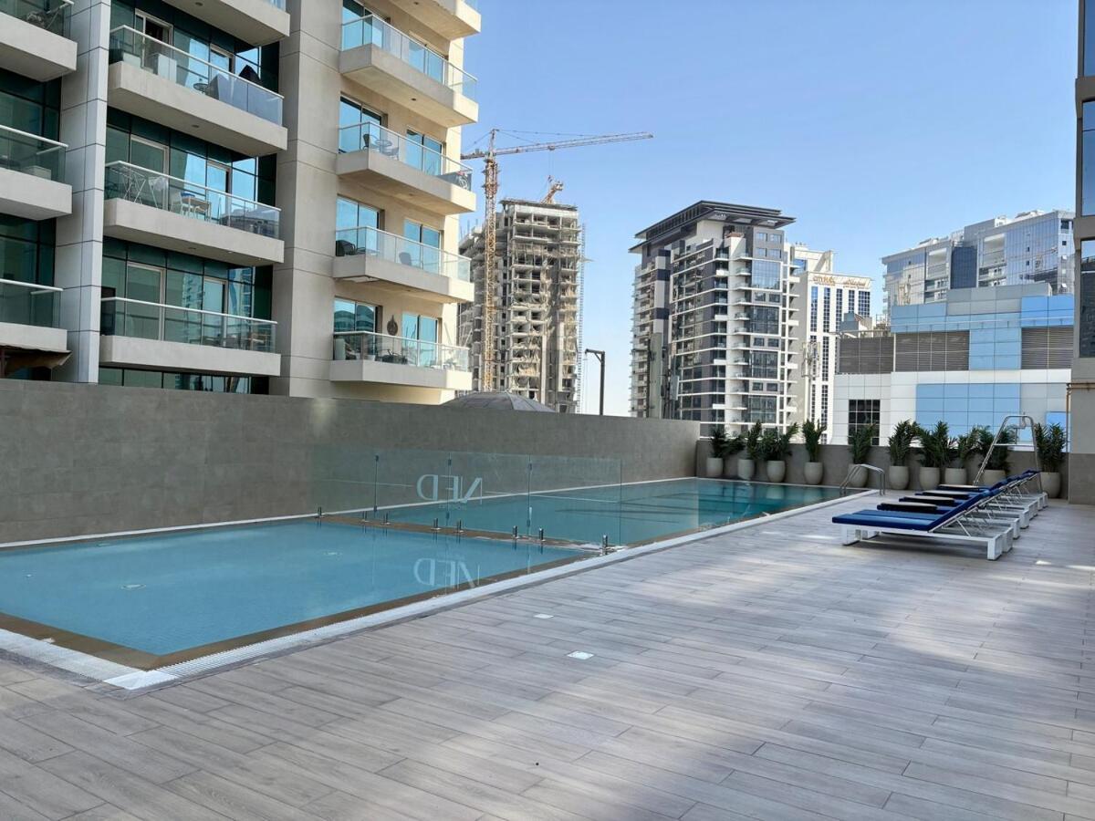 First Class 2br Sleek Urban Oasis Apartamento Dubái