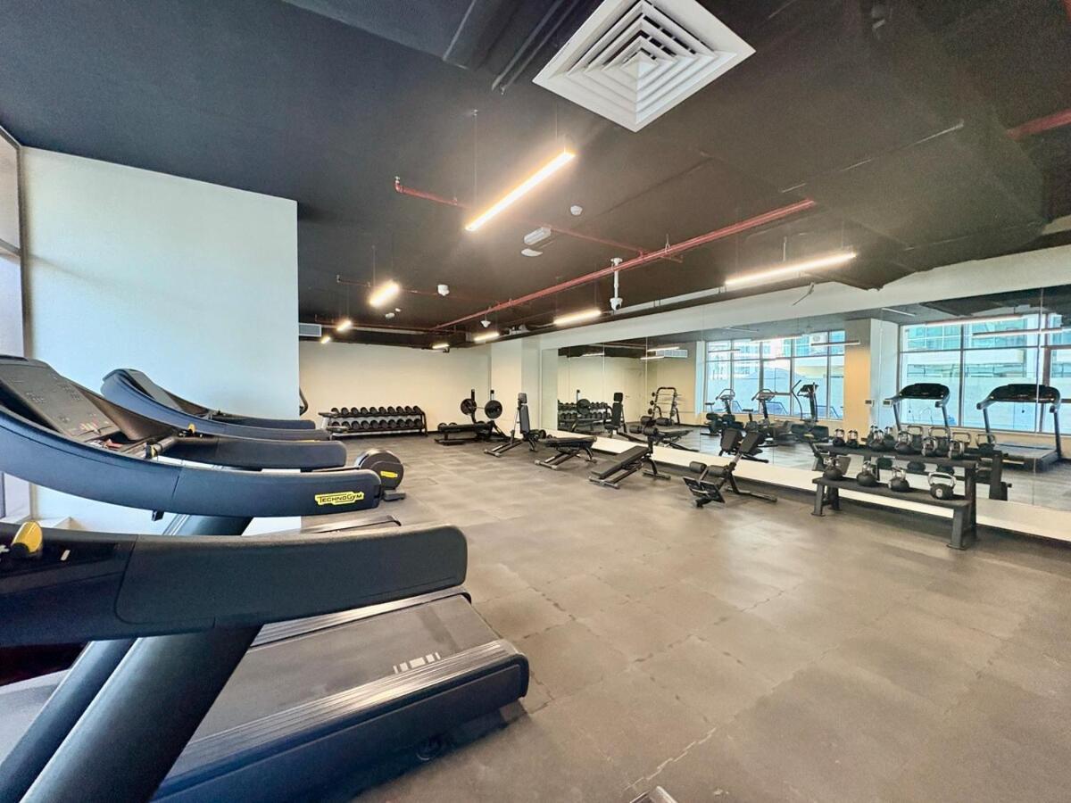 First Class 2br Sleek Urban Oasis *