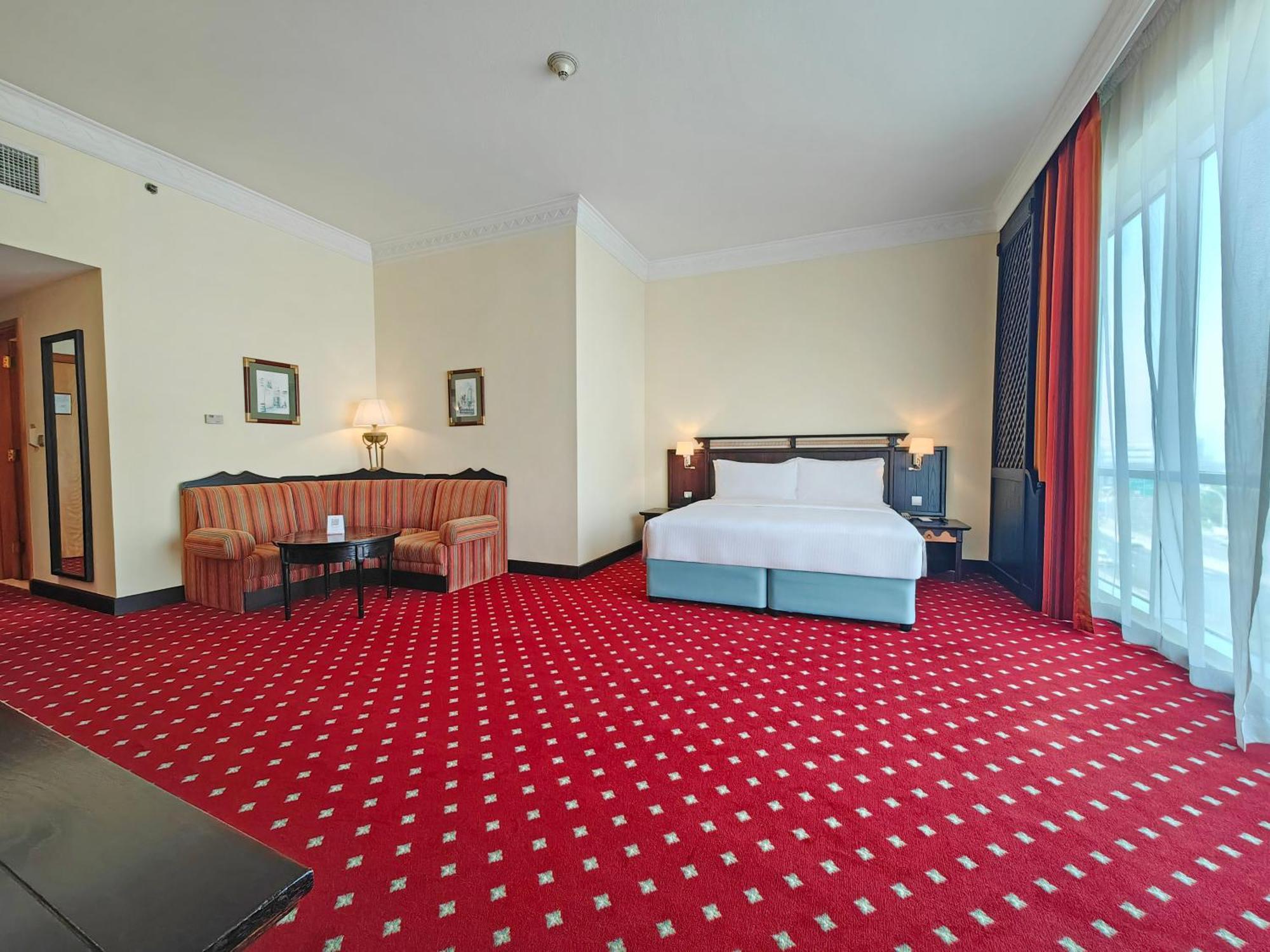 Hotell Millennium Airport