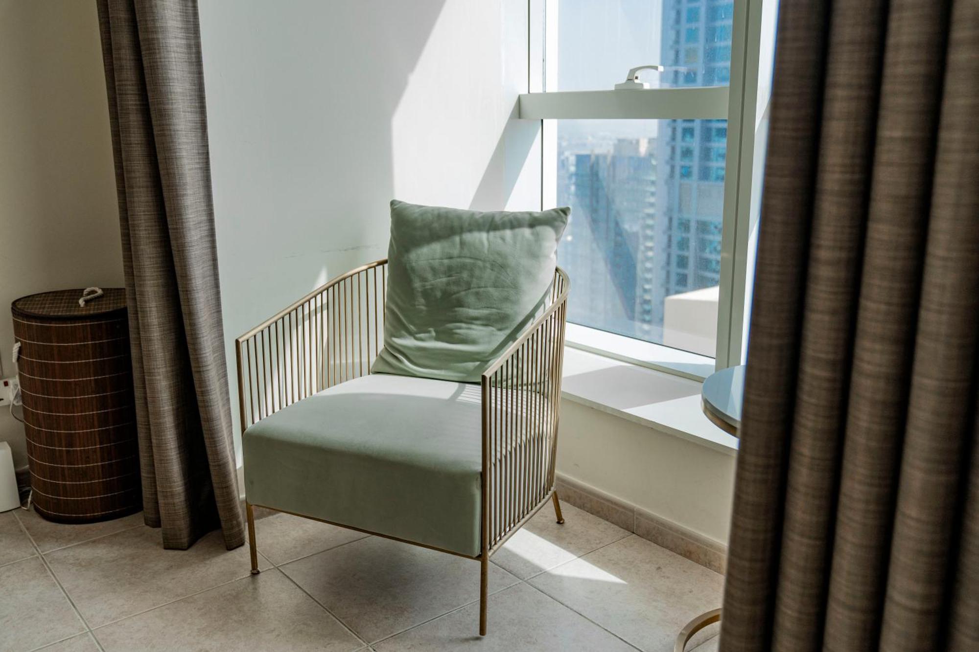 Stunning 1 Bedroom In Marina *