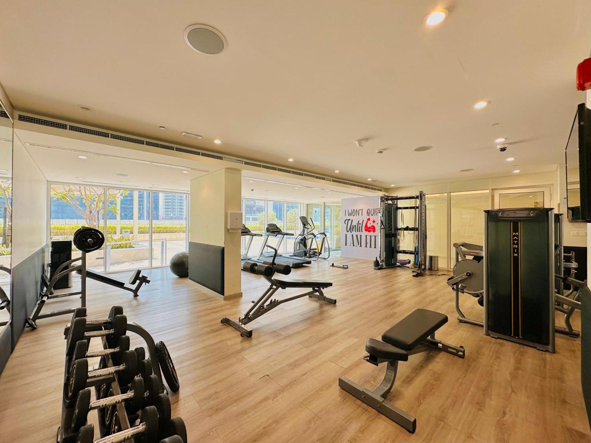 Chic 1-bedroom Retreat With Stunning Canal View Near Burj Khalifa & Business Bay Apartament *