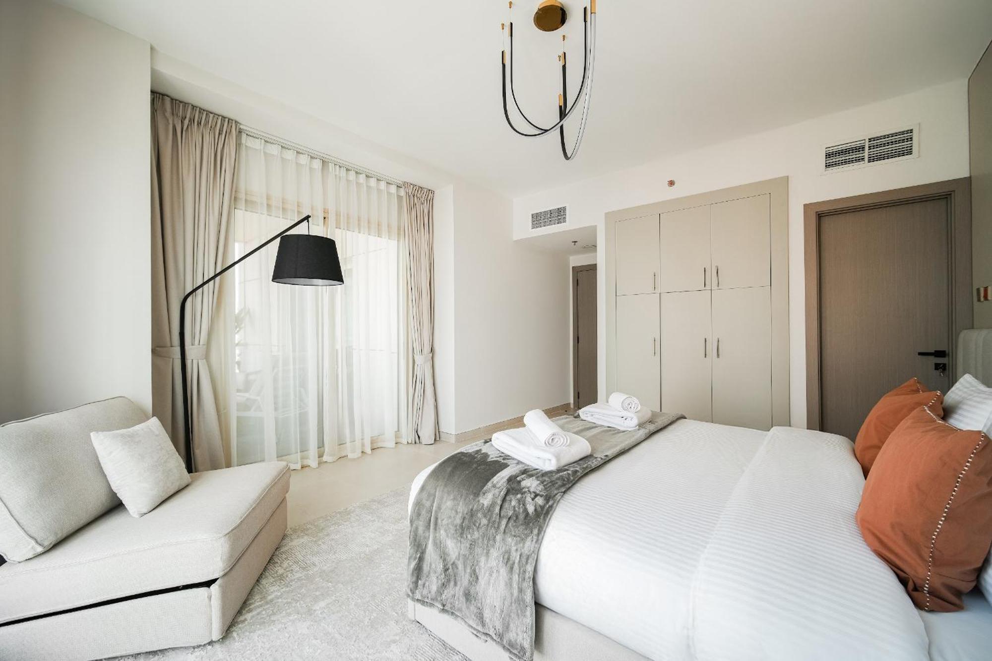 Apartment Walk To Jbr - Free Baby Gear - Marina View 2br With Terrace *