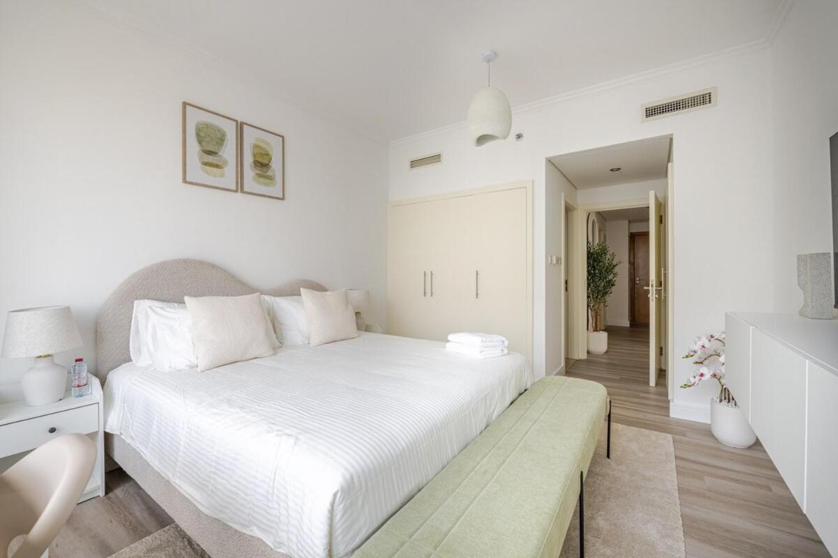 1br Downtown Dubai-5min Walk Burj Khalifa-dubai Mall *