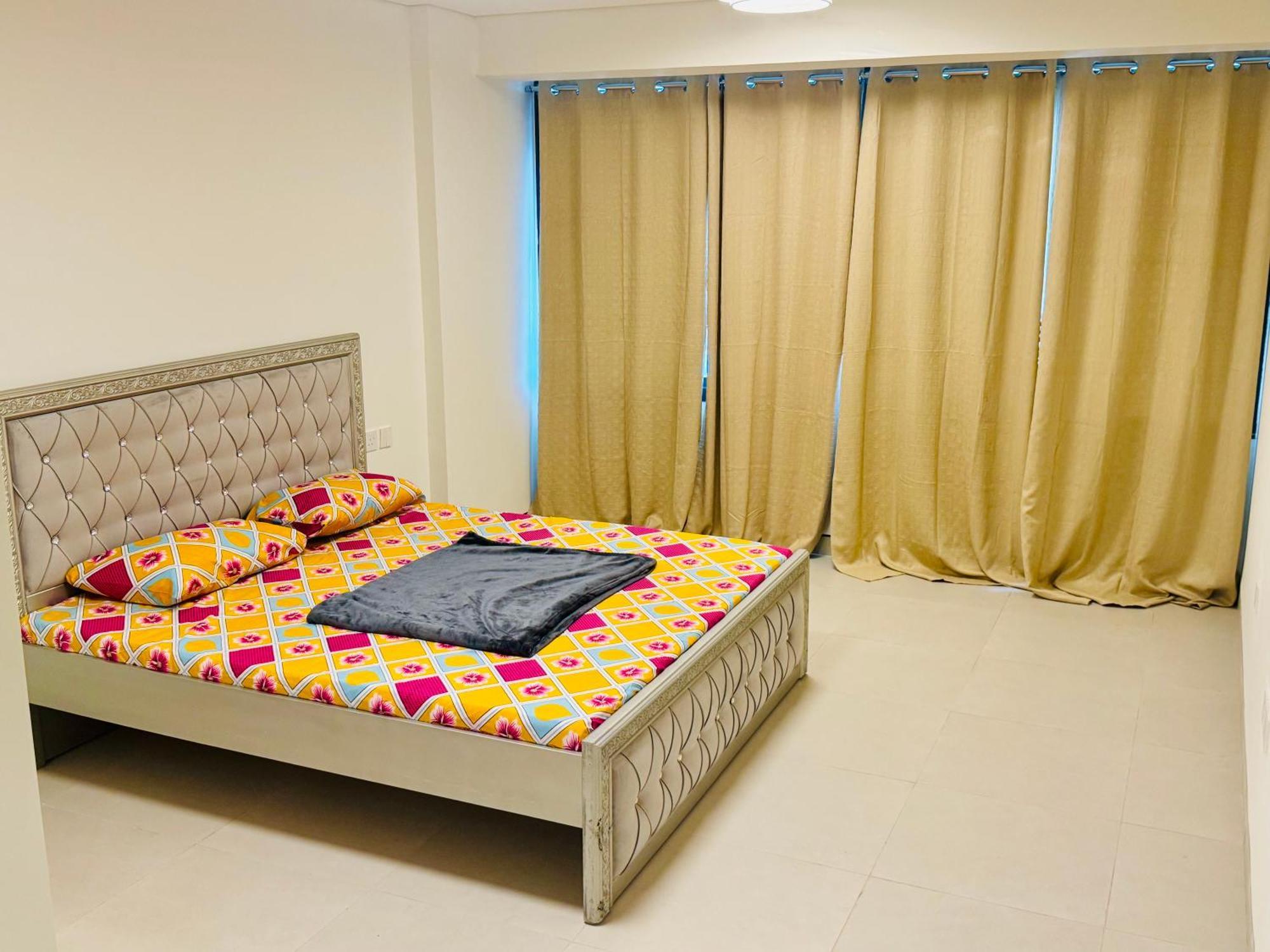 Wow Amazing Burjkhalifa,sea,sunset,ship,park View,2bhk Furnished Apartment-airport,metro,mall,golf,bus,park Near - Flat 807
