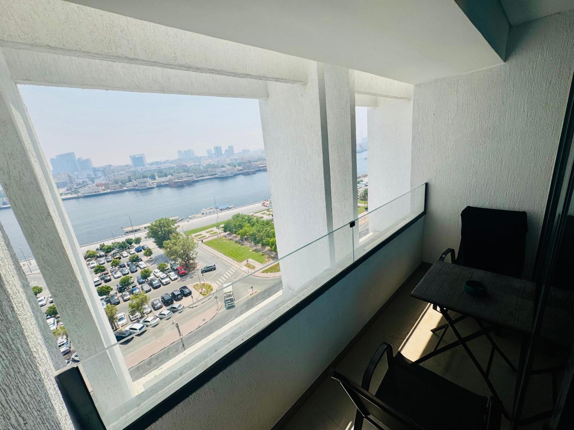 Wow Amazing Burjkhalifa,sea,sunset,ship,park View,2bhk Furnished Apartment-airport,metro,mall,golf,bus,park Near - Flat 807 Appartement