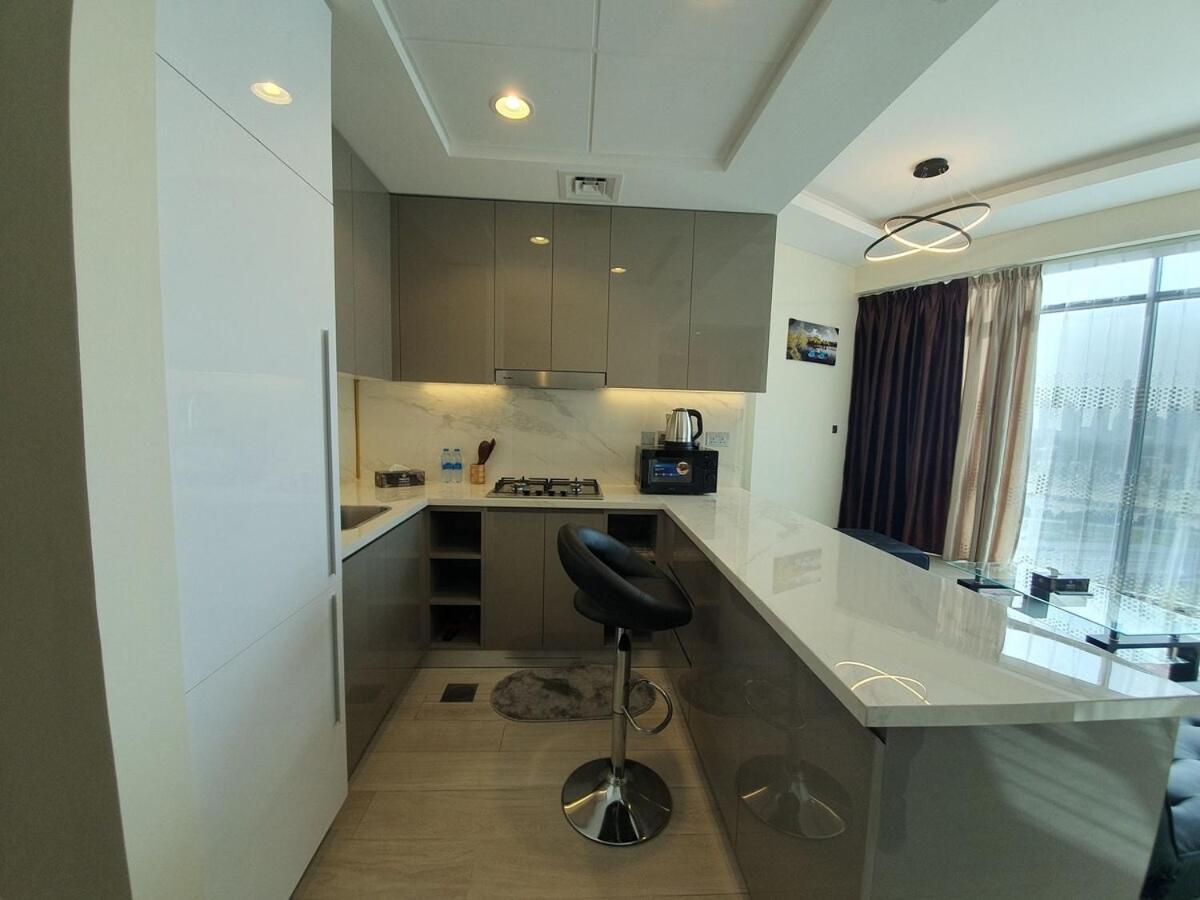 Skyline & Creek View - Homeyvillas Appartement