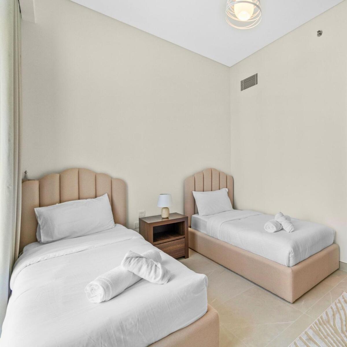 Appartement Luxury Canal View-2br Maid's In Cf 2, Al Wasl Dubaï