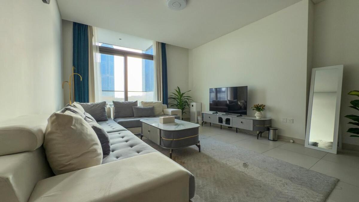 Tick - Burj Crown Luxury 2br W Balcony & Pool View