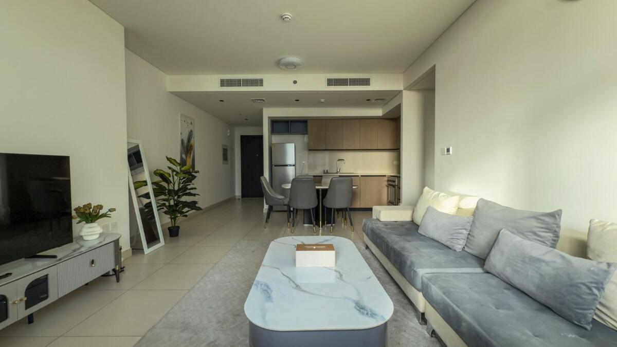 Tick - Burj Crown Luxury 2br W Balcony & Pool View *