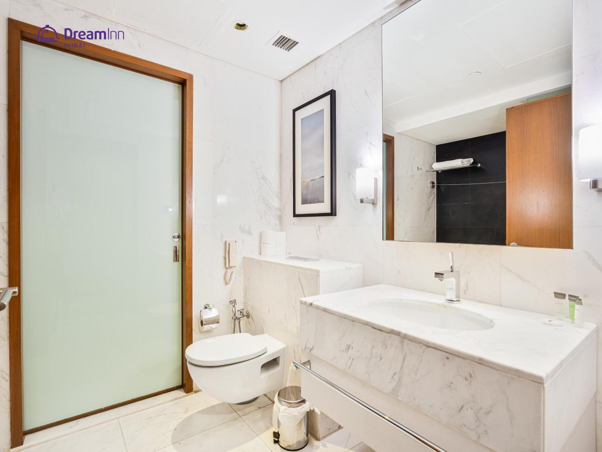 Dream - Fashion Avenue Residences Formerly Address Mall * Dubai