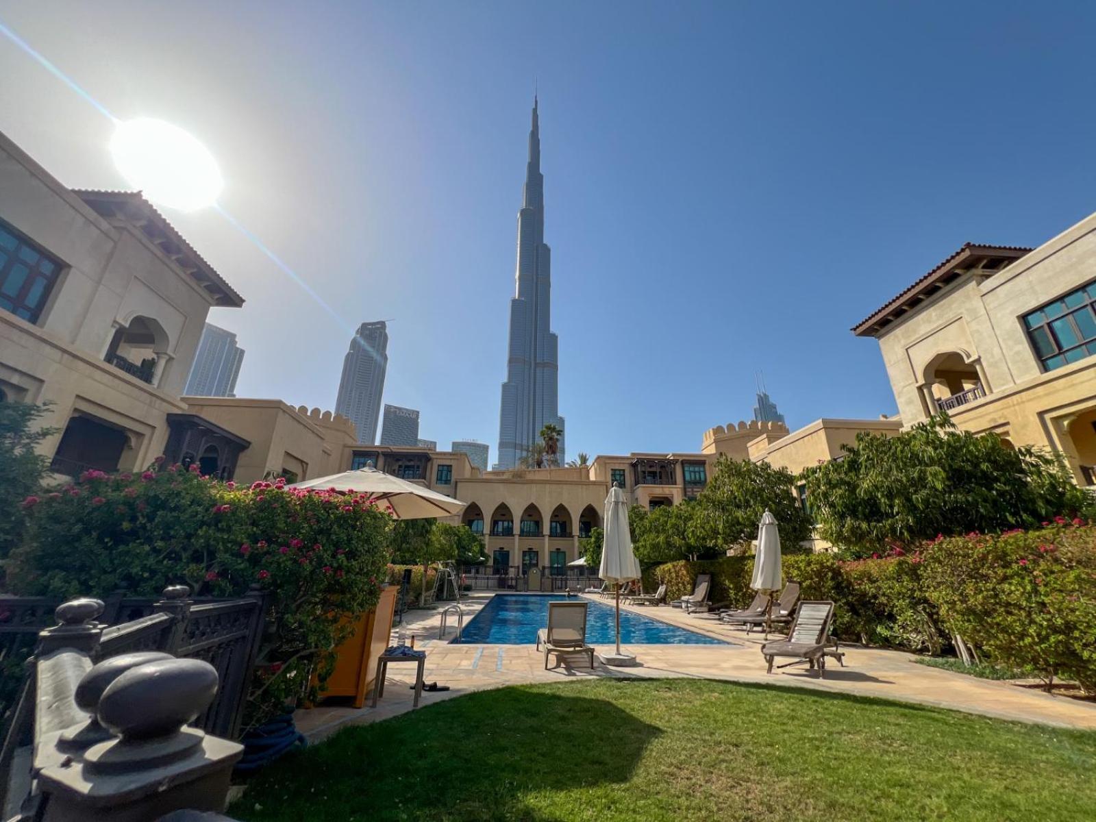 Apartamento Durrani Homes - Unique Garden At Souk Al Bahar Besides Mall & Burjkhalifa With Private Jaccuzi Dubai