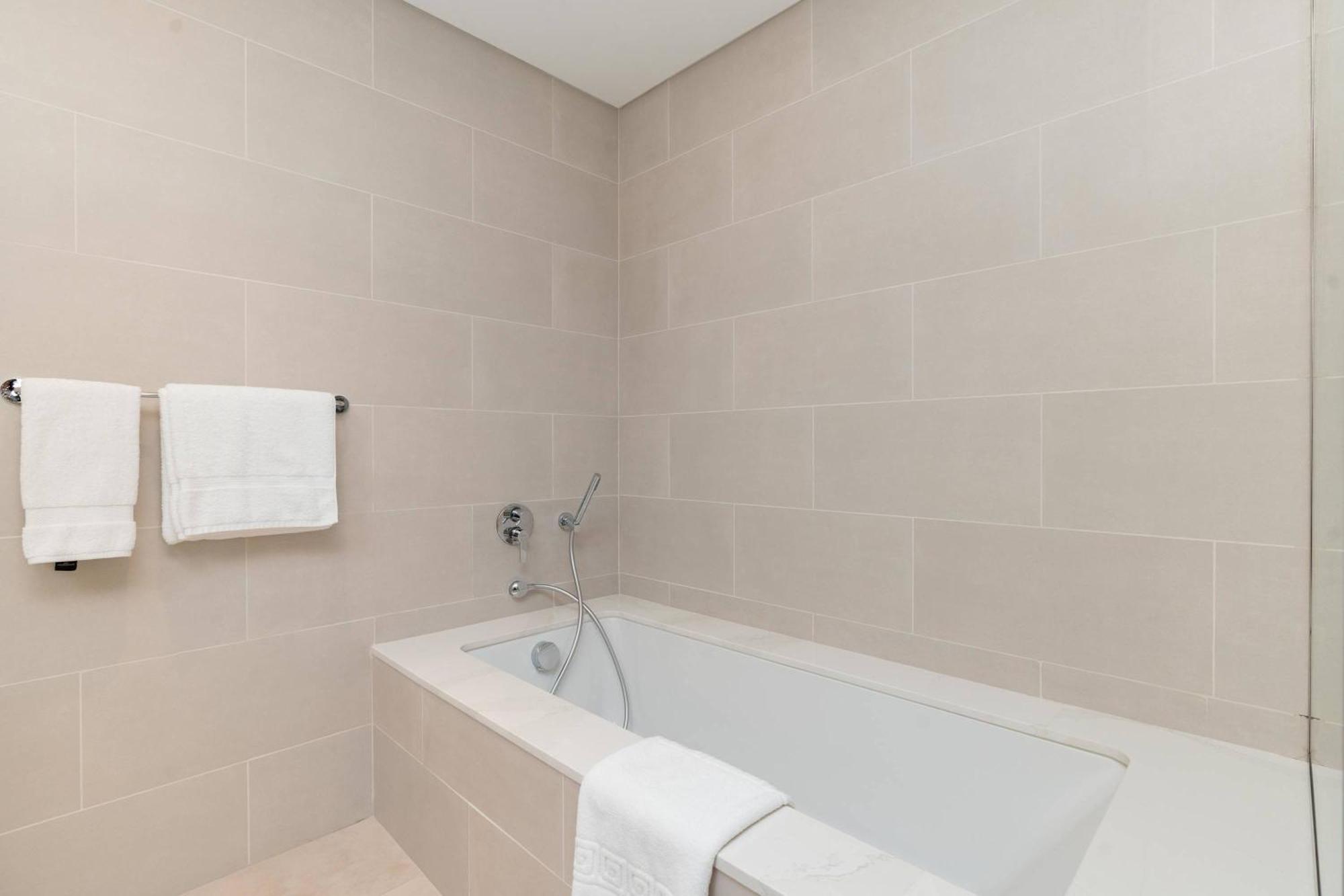 Appartement Luxury 2br And Study Water View In Al Wasl