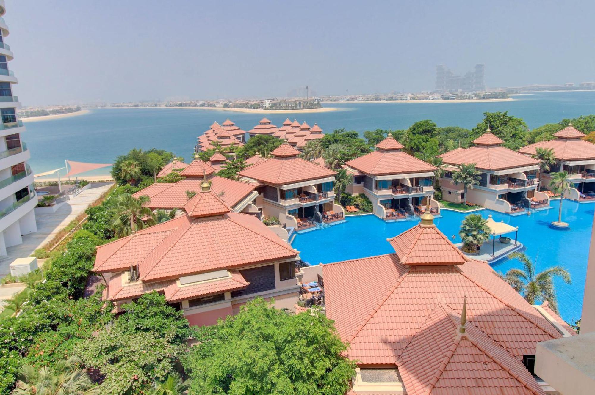 Luxe Getaways Royal Amwaj Palm Jumeirah Dubai