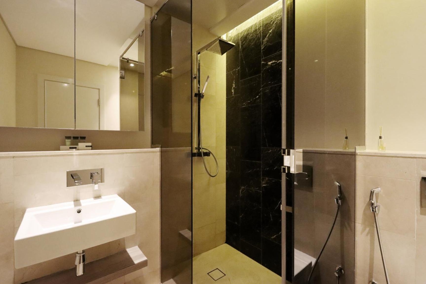 Modern 2Br With Beach Access & Scenic Atlantis Views Lägenhet Dubai