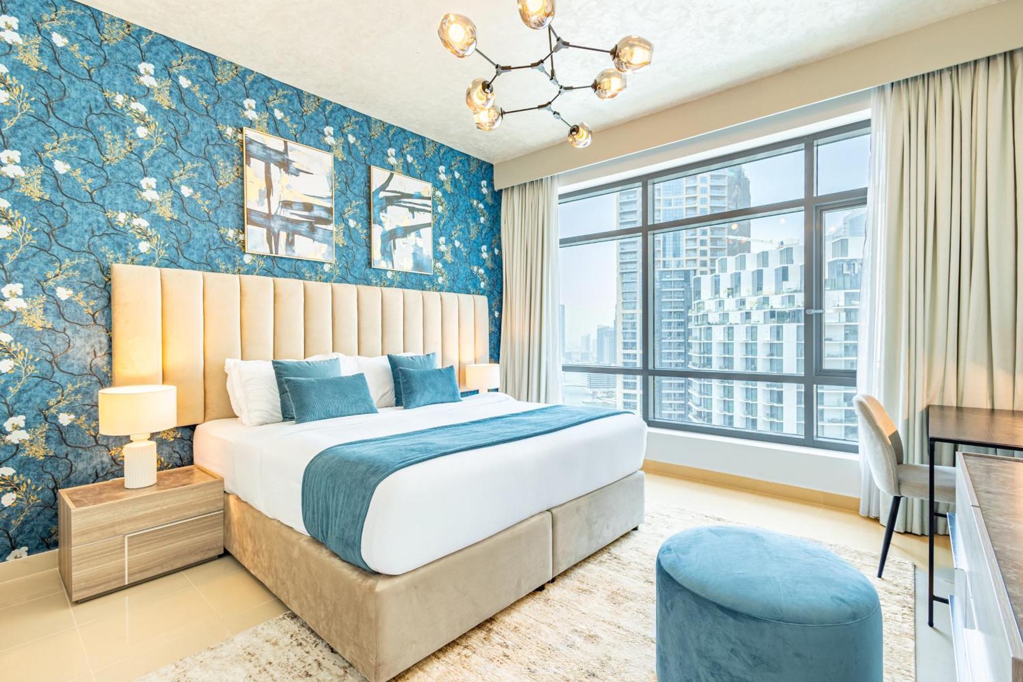 Luxury - Private Jacuzzi - Infinity Pool - Marina & Sea Views - High Floor - Upgraded - Designer - Squash *