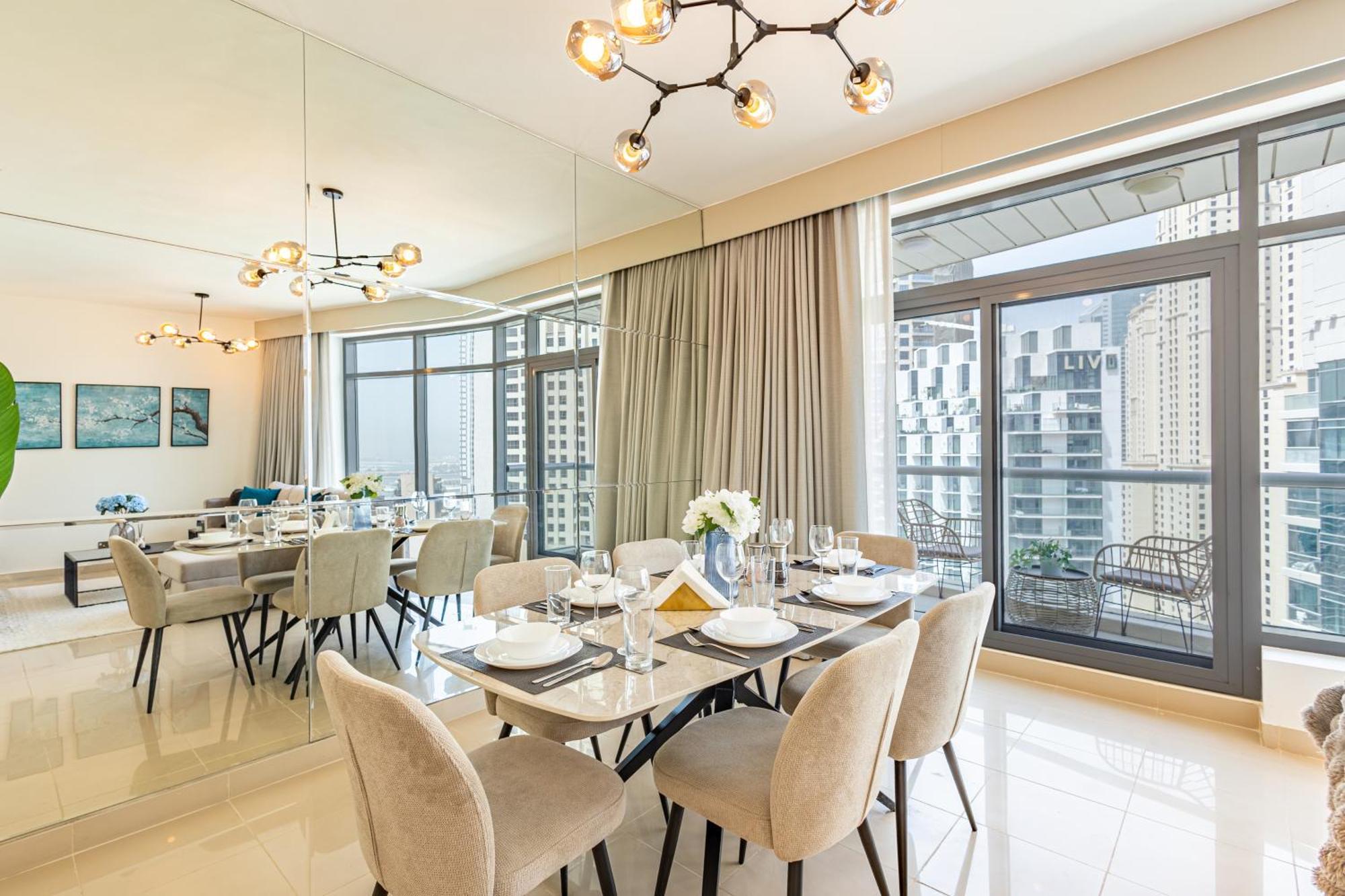 Luxury - Private Jacuzzi - Infinity Pool - Marina & Sea Views - High Floor - Upgraded - Designer - Squash
