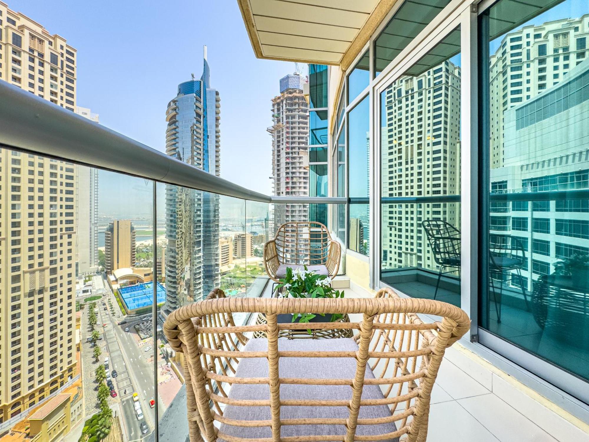 Luxury - Private Jacuzzi - Infinity Pool - Marina & Sea Views - High Floor - Upgraded - Designer - Squash Appartement