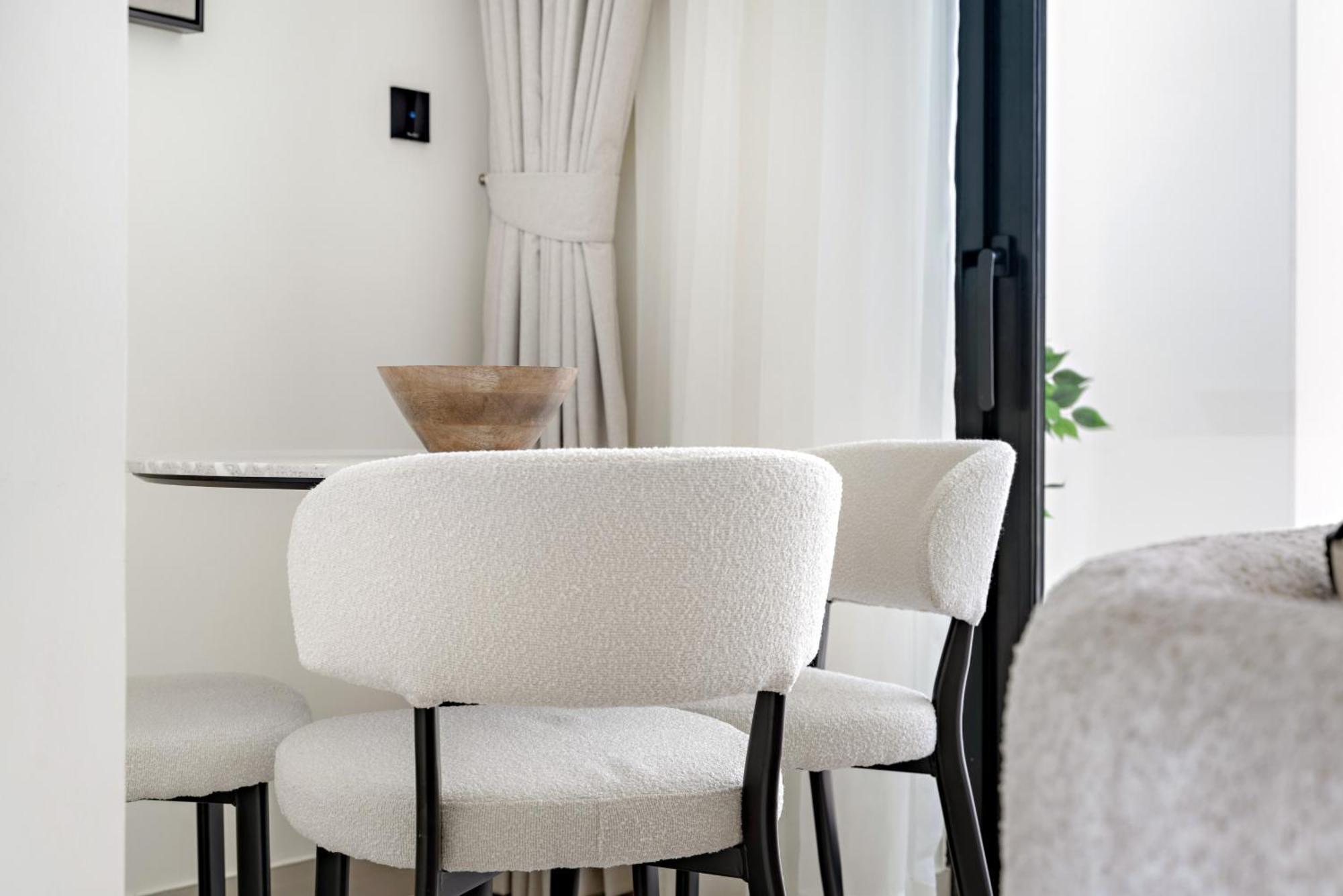 Vayk - Spacious Modern Studio In Jvc Appartement