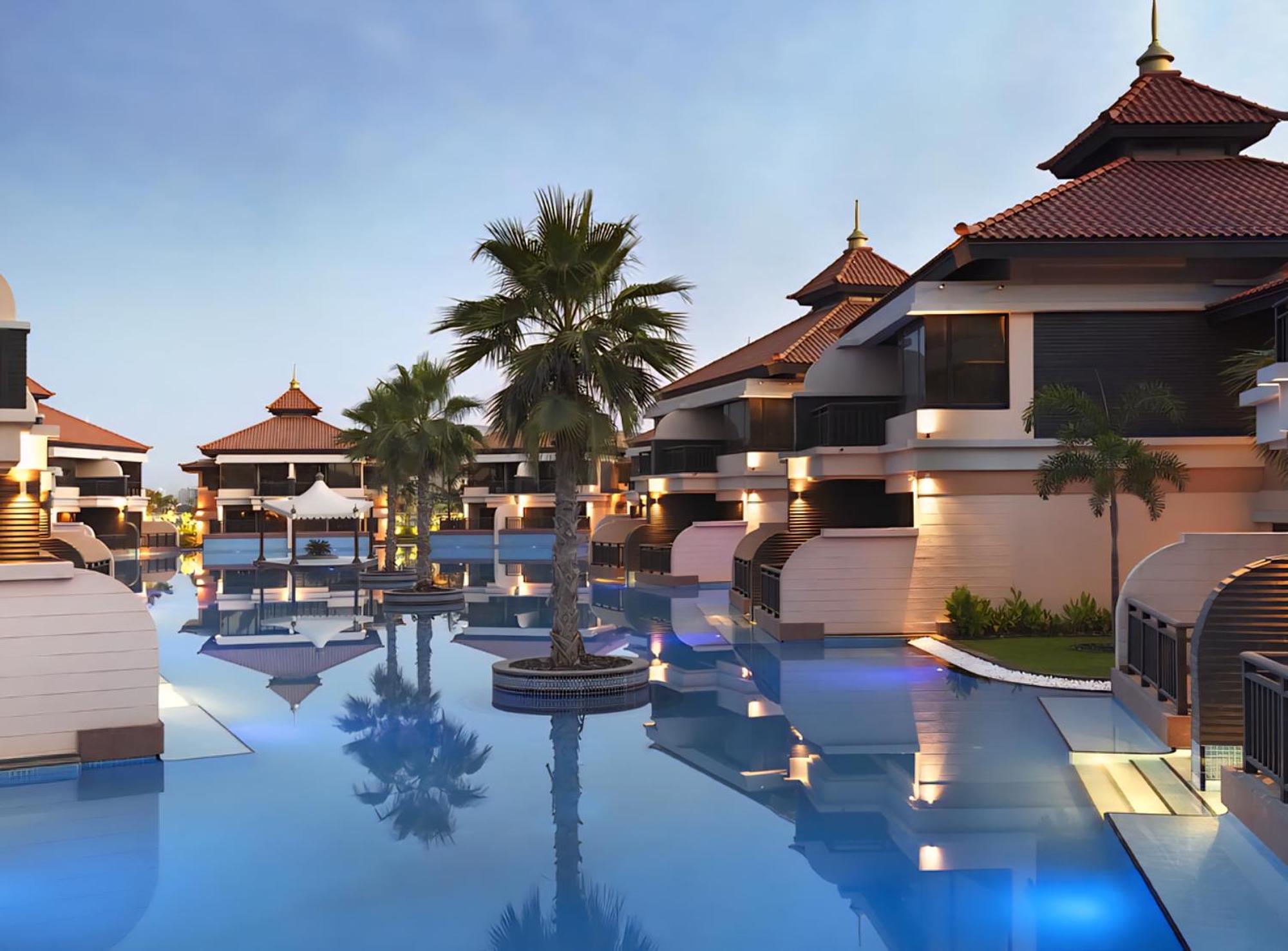 Palm Escape Beachfront 1br In Royal Amwaj Burj View & Private Balcony *