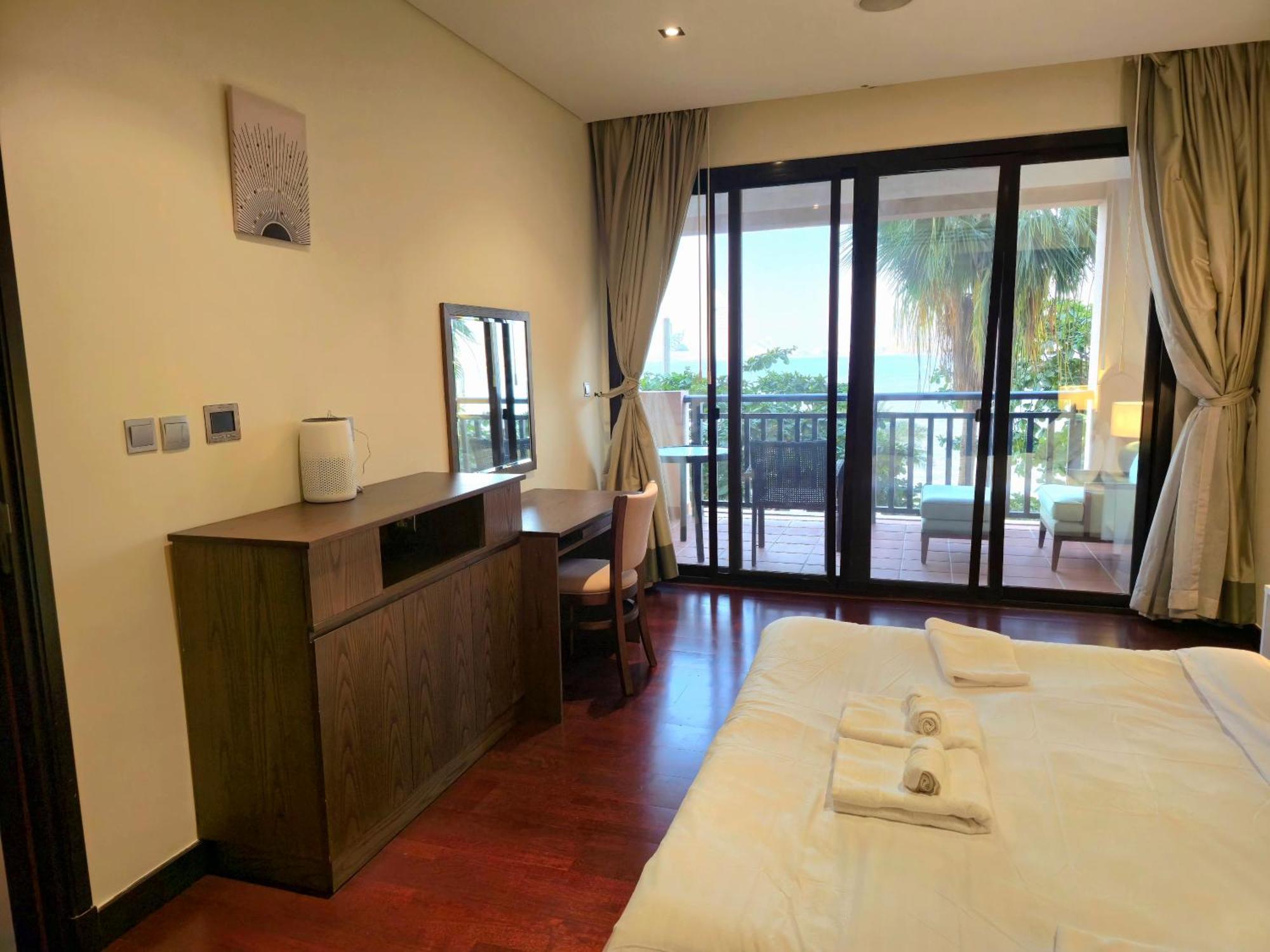 Palm Escape Beachfront 1br In Royal Amwaj Burj View & Private Balcony Dubaï