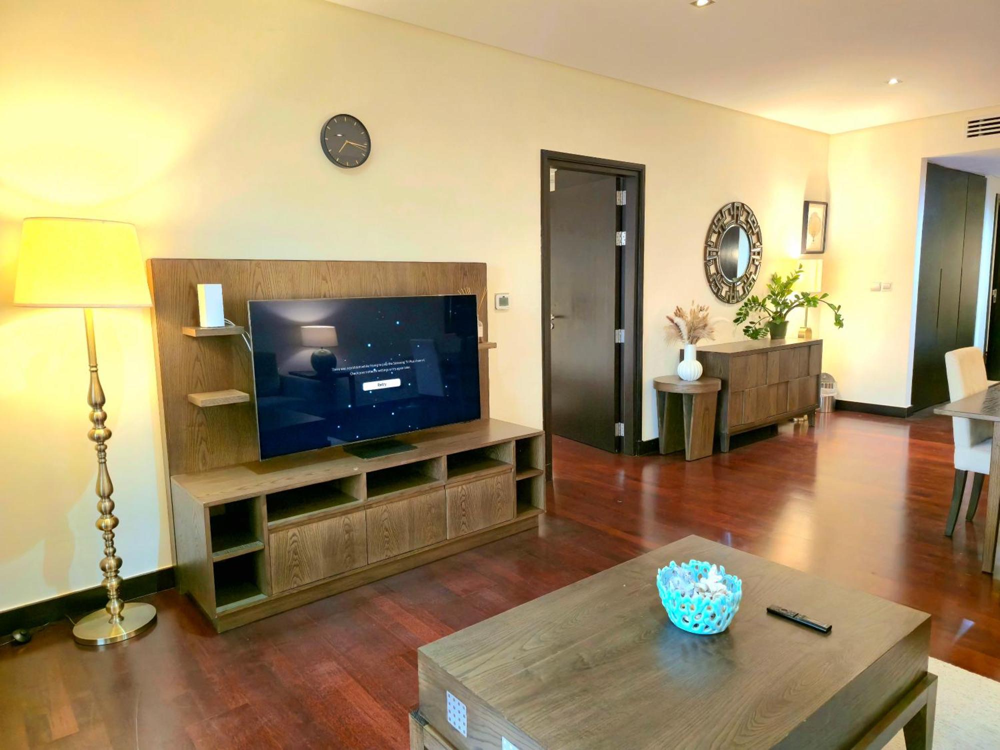 Palm Escape Beachfront 1br In Royal Amwaj Burj View & Private Balcony Appartement