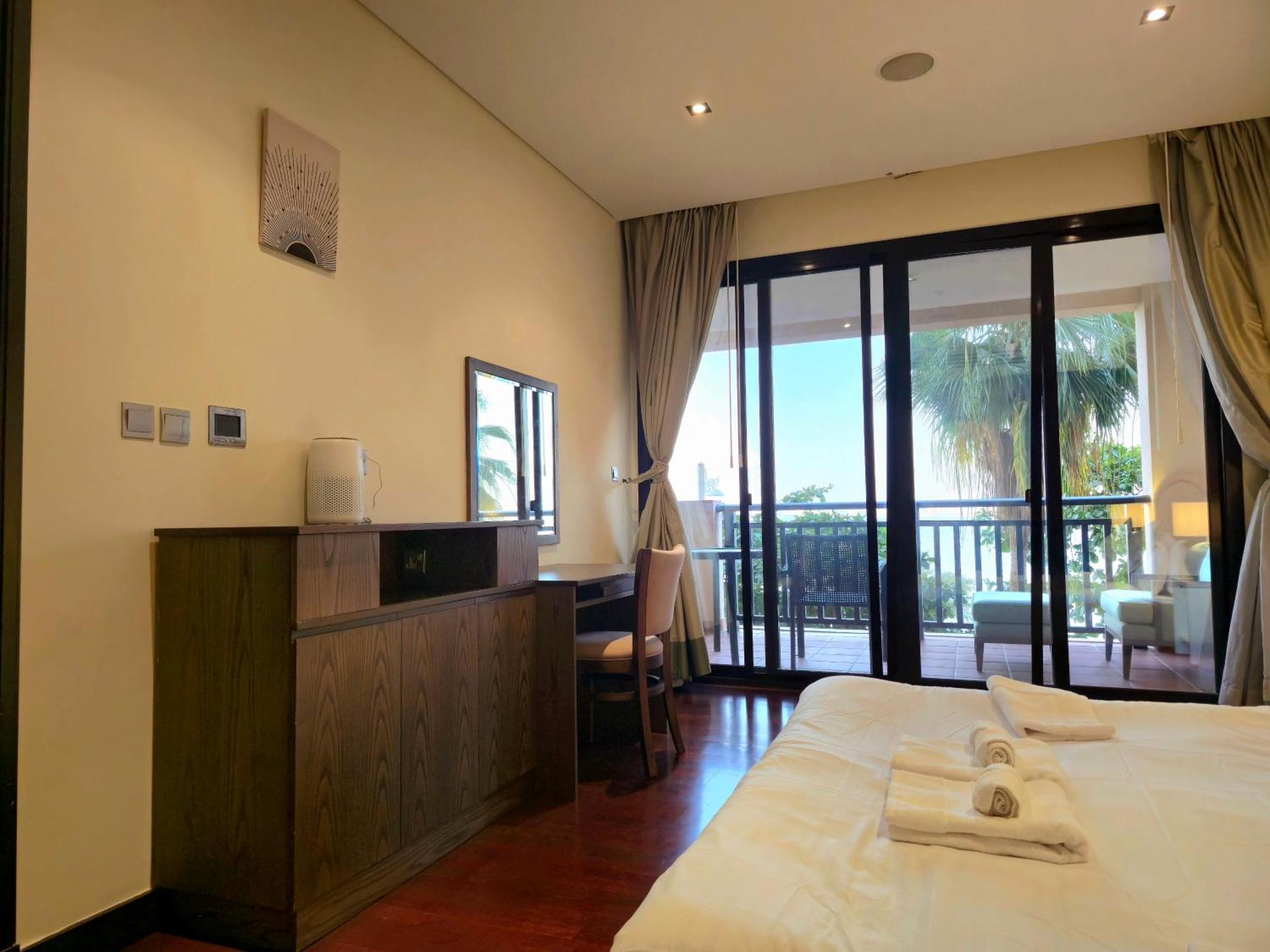 Palm Escape Beachfront 1br In Royal Amwaj Burj View & Private Balcony *