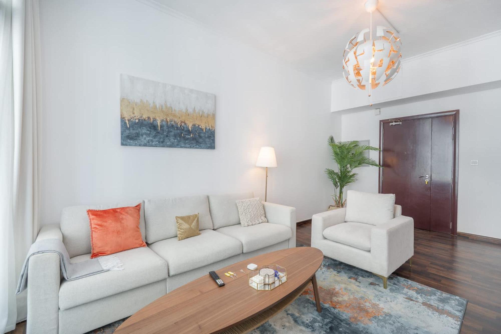 Extraordinary 1br With Marina Views Appartement
