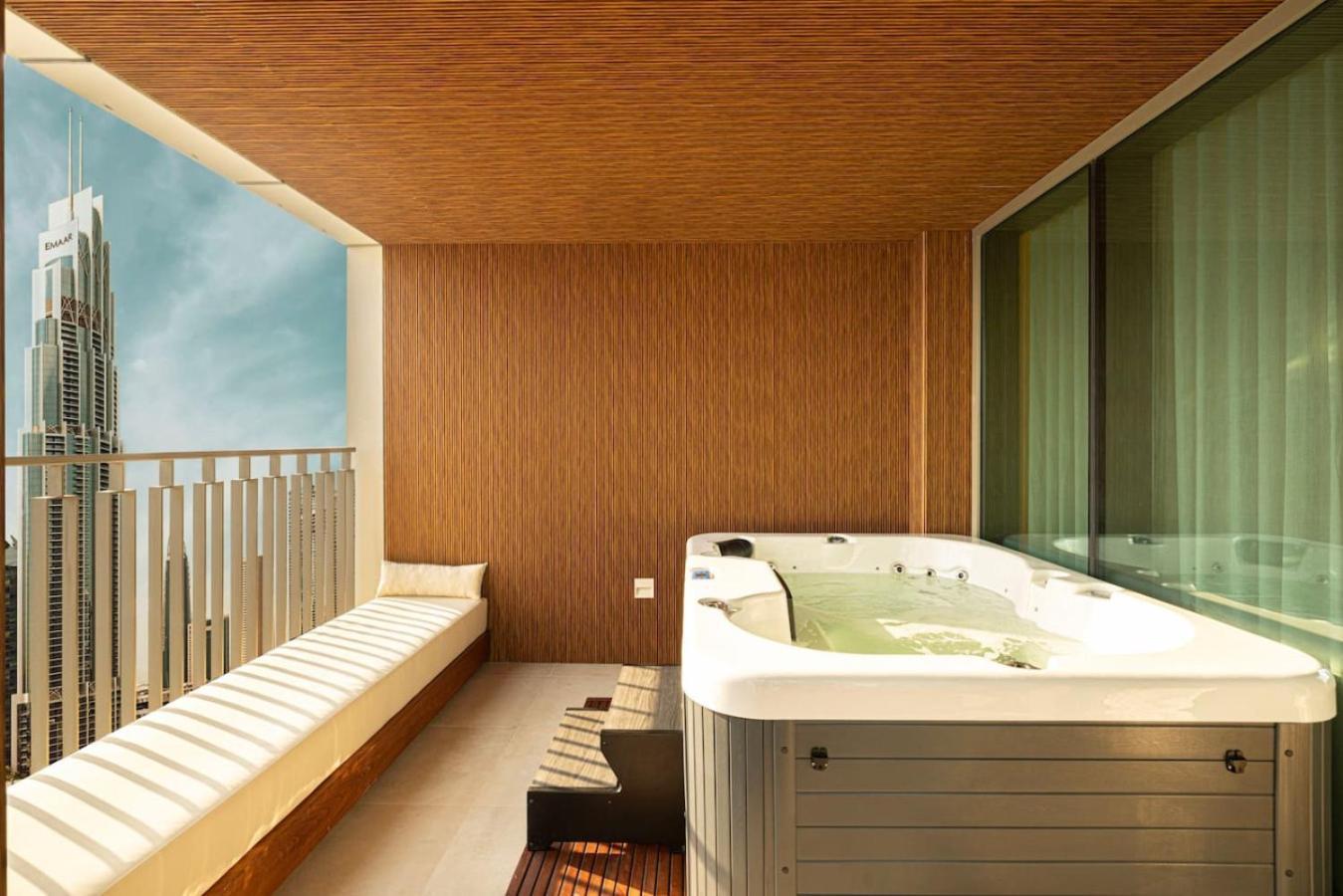 Seraya Residence 5 - 4Bdr - Burj Views - Private Jacuzzi