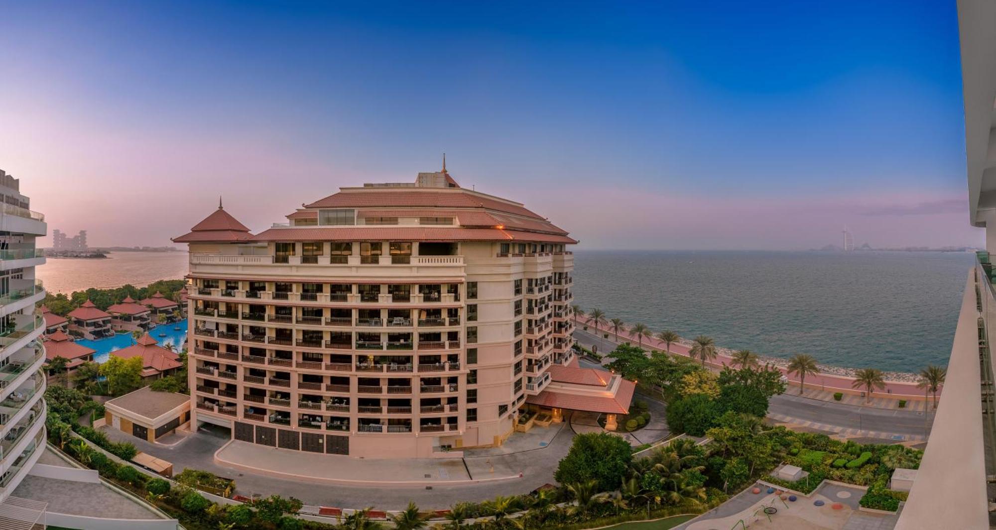 Dejaview Luxury With Private Terrace, Burj & Sea View Dubai