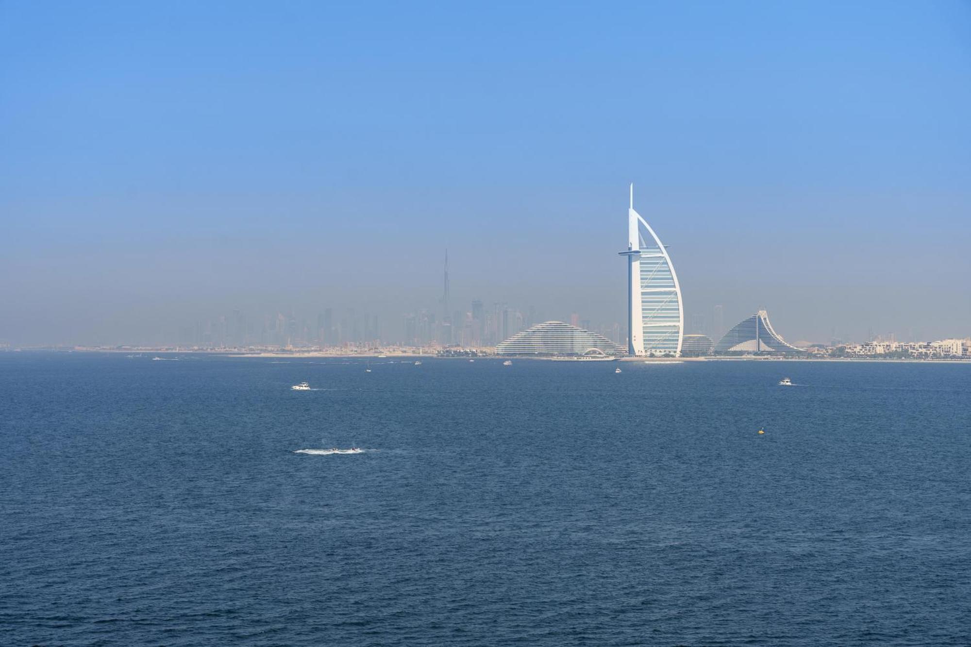 Apartment Dejaview Luxury With Private Terrace, Burj & Sea View *