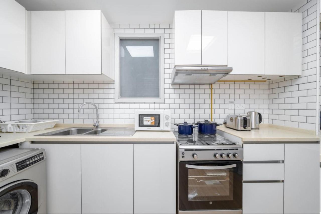 Apartemen 151 Jumeirah Gardens *