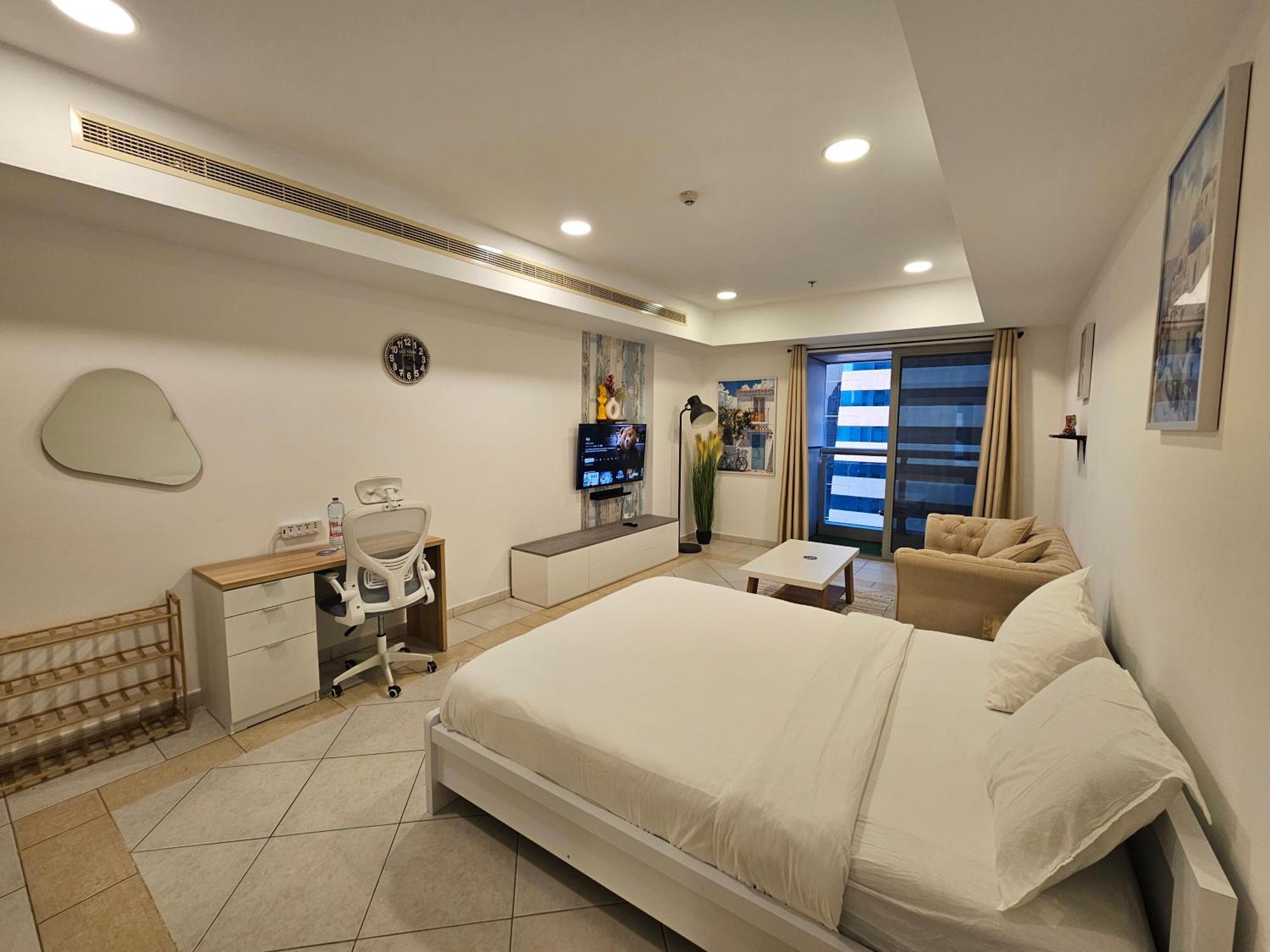 Super Host At Highest Residential Tower In The World, Private In A Shared Privatunterkunft